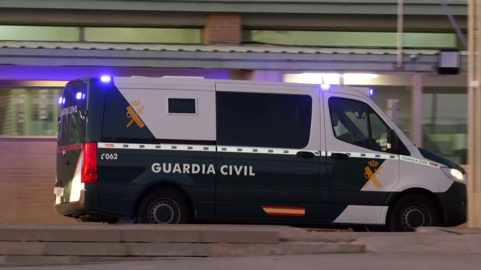 El Supremo envía a Ábalos y Koldo a prisión provisional por riesgo de fuga en el mismo furgón policial El Supremo envía a Ábalos y Koldo a prisión provisional por riesgo de fuga en el mismo furgón policial