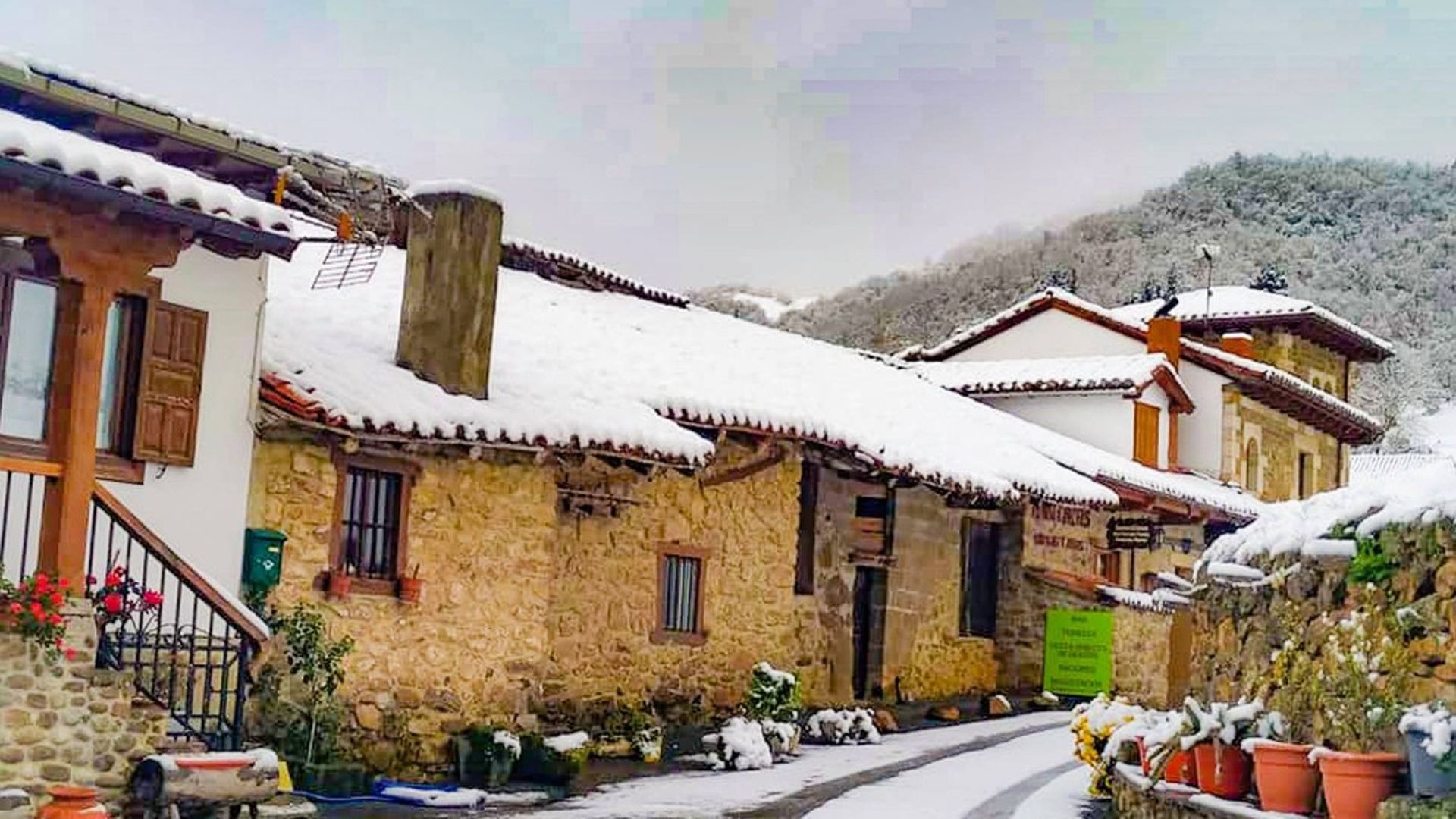 Imagen de Mogrovejo, en Cantabria, tras la llegada de la nieve
