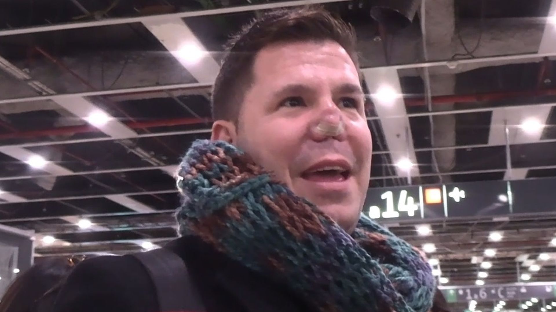 Lucas, de Andy y Lucas, visita al médico por su operación de nariz