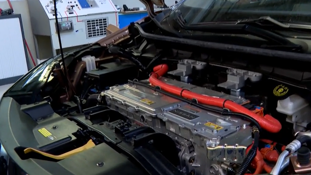 El coche eléctrico se enfrenta a un obstáculo en España: la falta de talleres preparados