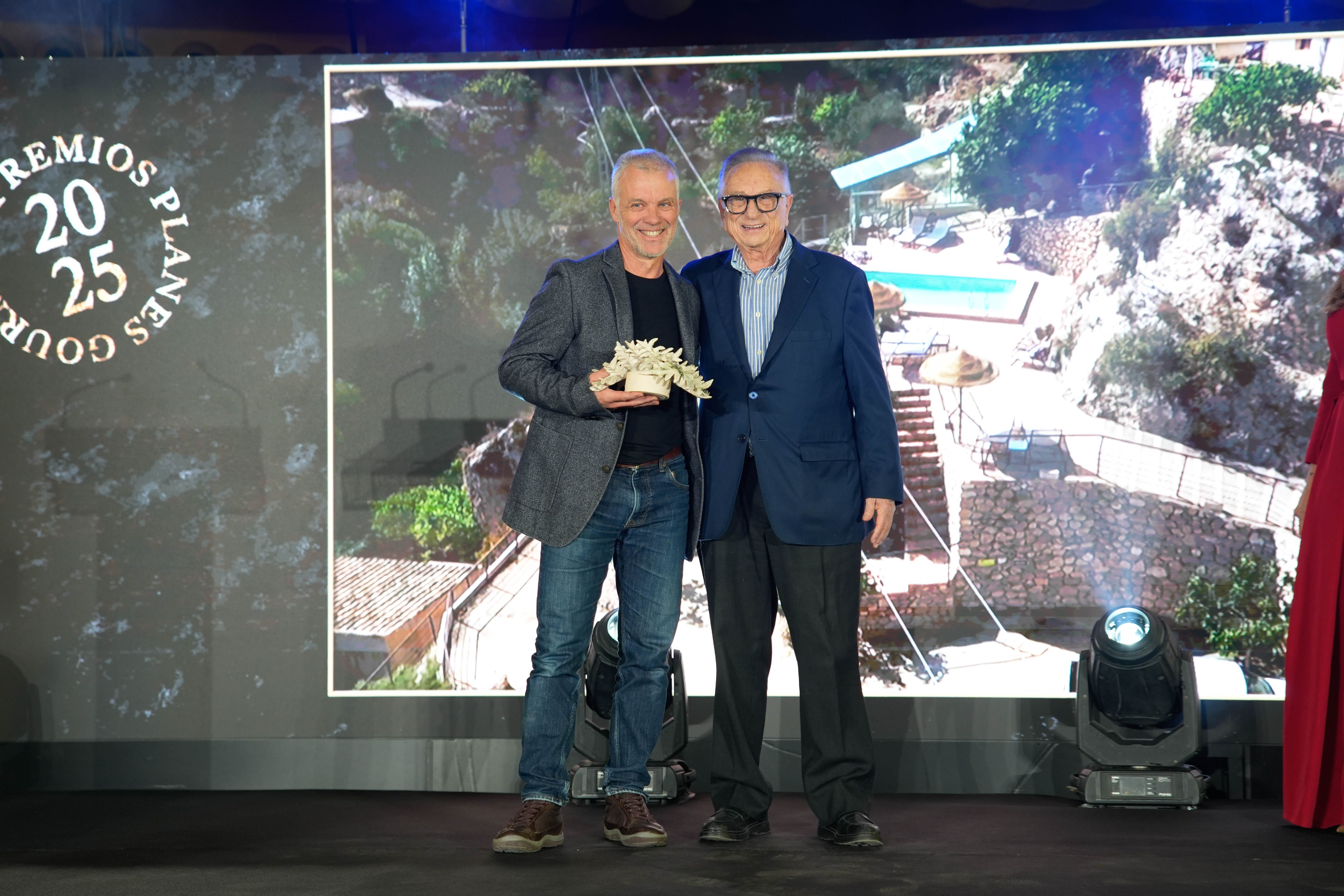 Tomás Fuertes ELPOZO y Andrés García BAJO EL CEJO