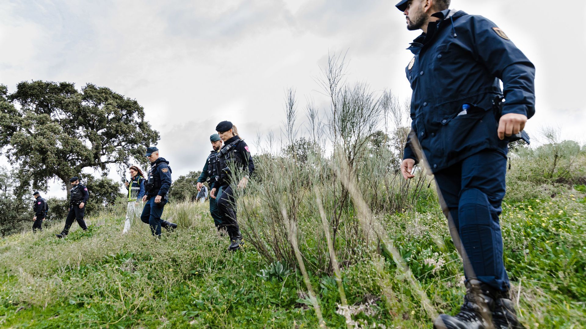 Archivo - Agentes de Policía Nacional en labores de búsqueda de una persona, en una imagen de archivo.