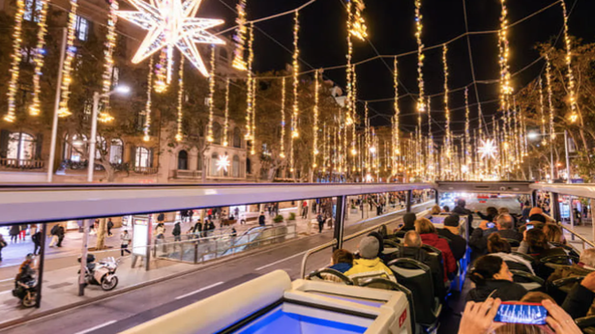 Barcelona Christmas Tour, la ruta nocturna en autobús para disfrutar del ambiente navideño sobre ruedas