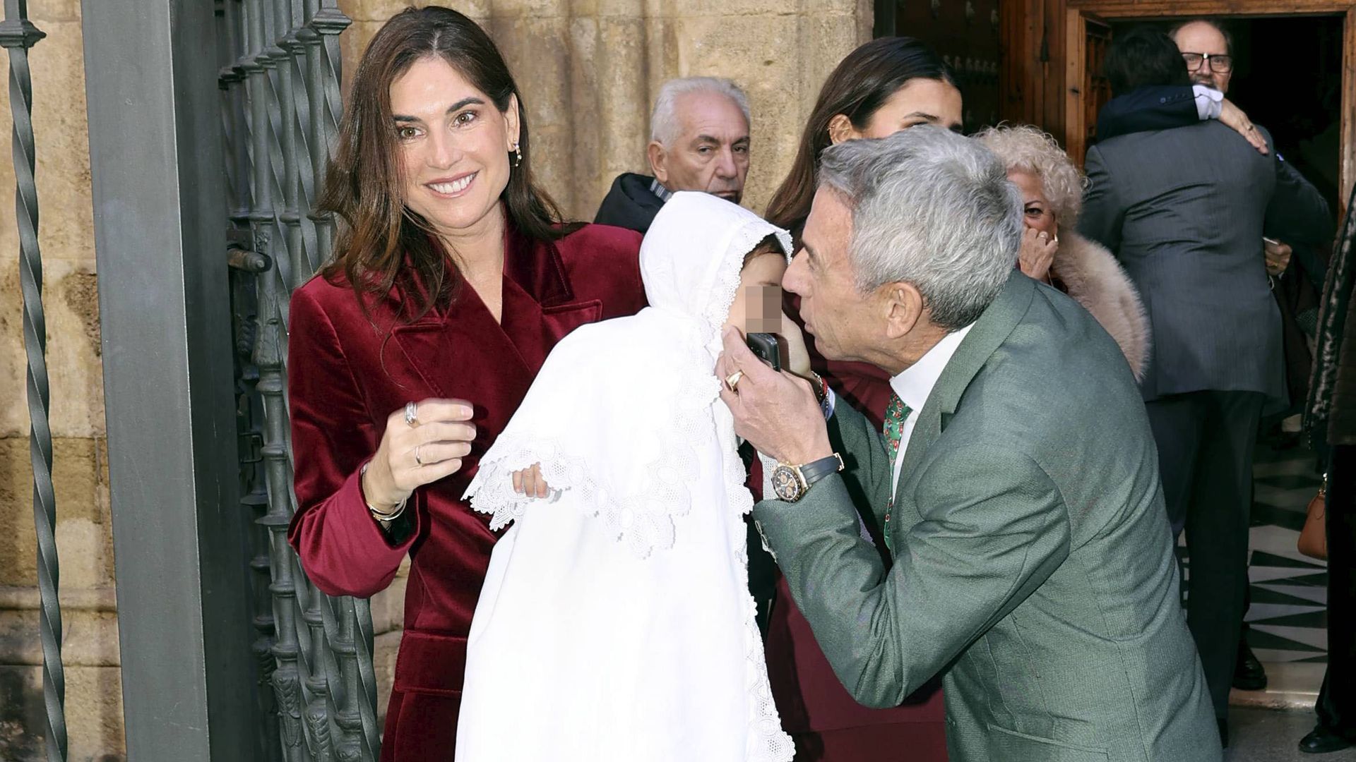 El bautizo de Nicolás, el hijo de Lourdes Montes y Fran Rivera