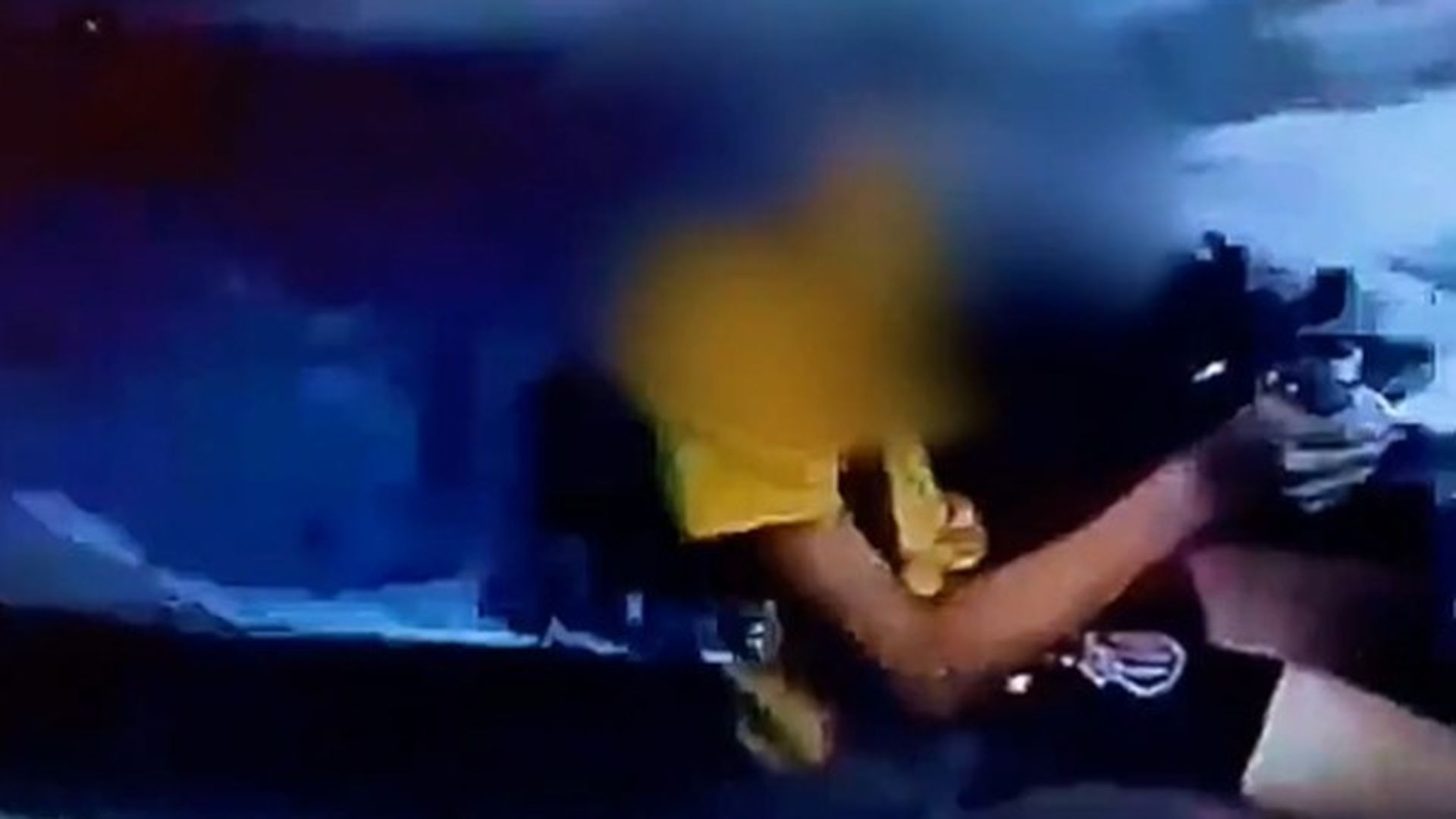 Graba a su hijo de 10 años al volante de un coche y lo sube a redes sociales en Irun: la Guardia Civil investiga a la madre del menor