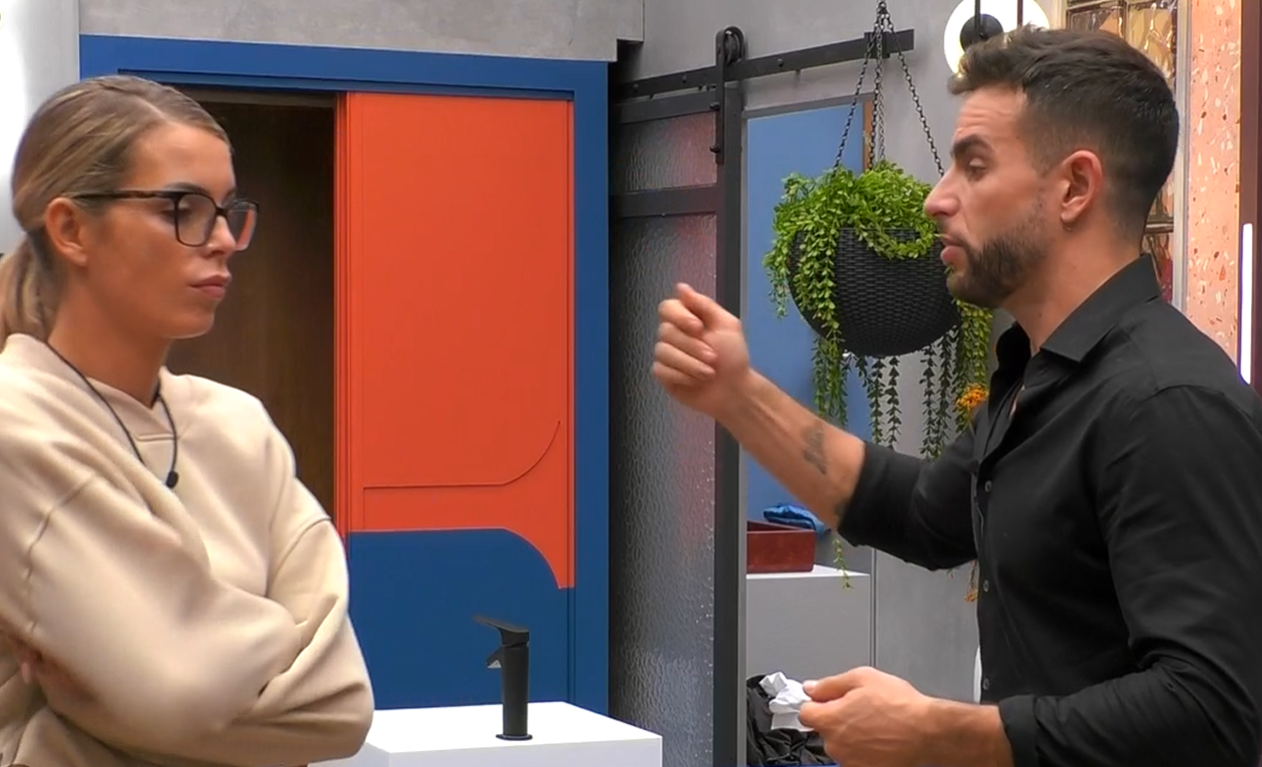 Íñigo se desahoga con Aroa