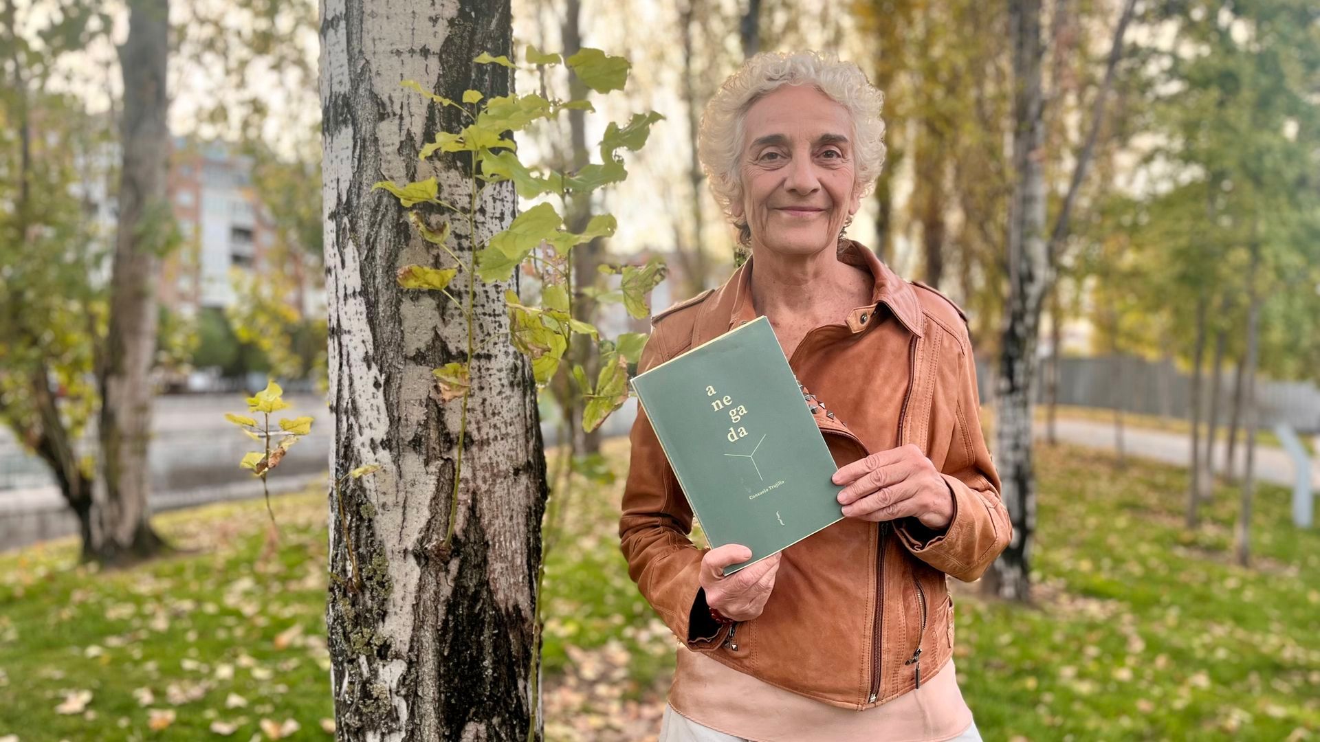 La actriz Consuelo Trujillo ha publicado a los 65 años su primer poemario, 'Anegada'