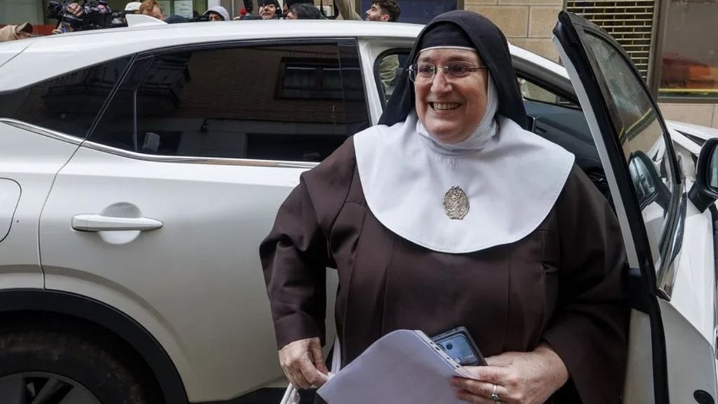 Las dos exmonjas de Belorado salen en libertad sin fianza: "Gracias a Dios estamos libres, como pajarillos."