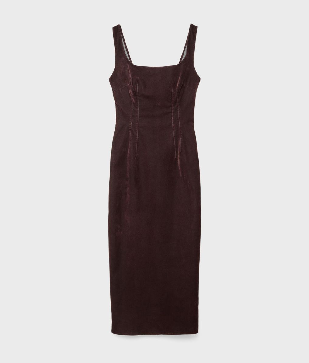 Vestido midi de terciopelo, de Stradivarius