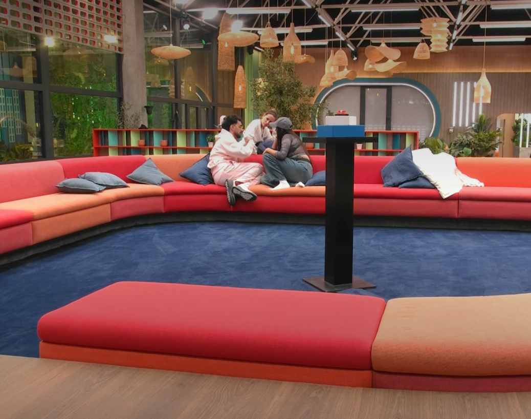 Aquilino, Aroa y Desi