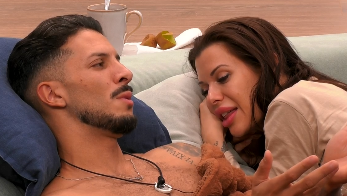 Cristian departe con Patri