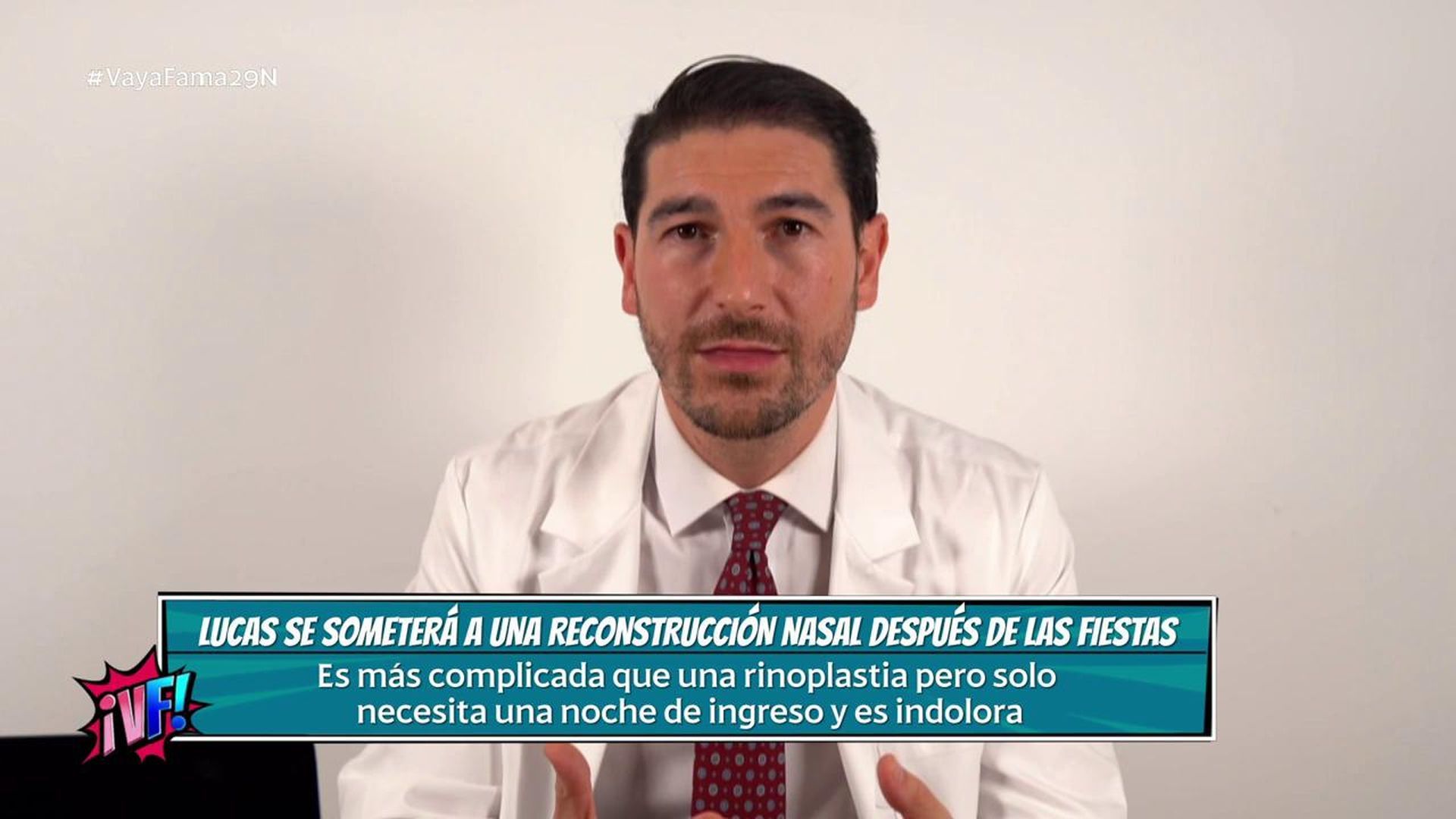 El cirujano Alonso Campos explicando al operación