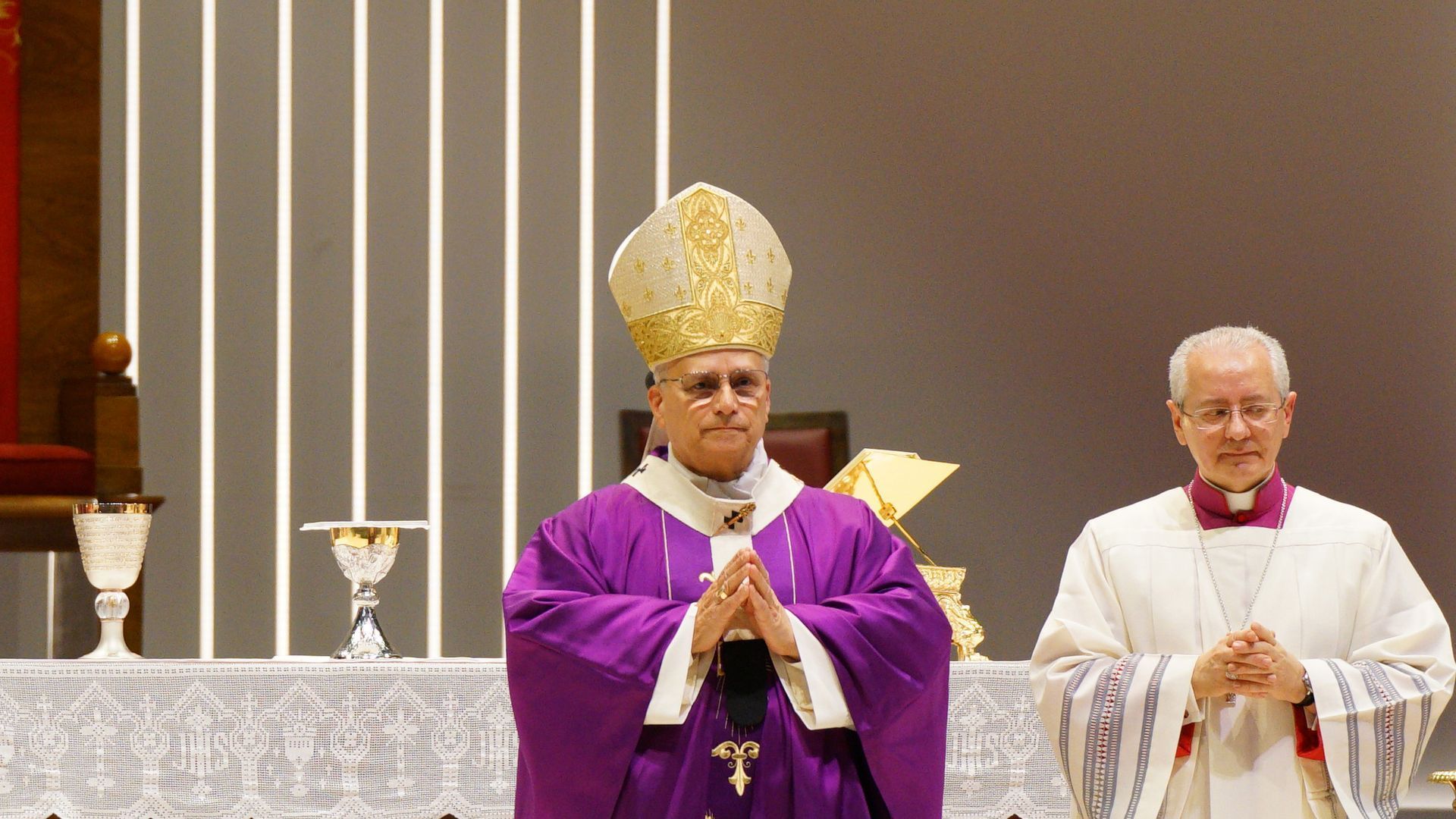 El Papa León XIV celebra una Misa en el  Volkswagen Arena de Estambul, durante su primer viaje apostólico a Turquía y el Líbano.