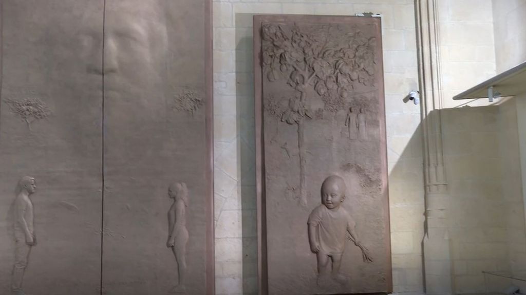 Polémica en la Catedral de Burgos tras la inauguración de las puertas de Antonio López: las críticas y la respuesta del escultor