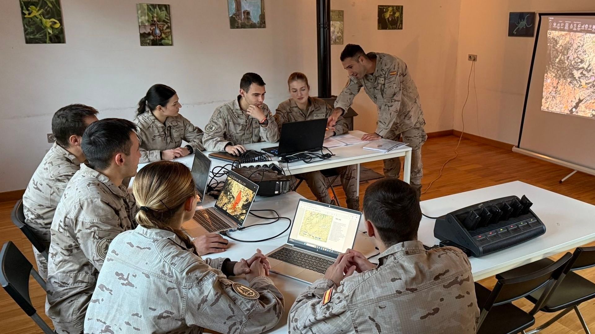 La princesa Leonor pone en práctica técnicas de supervivencia, evasión y extracción en escenarios hostiles