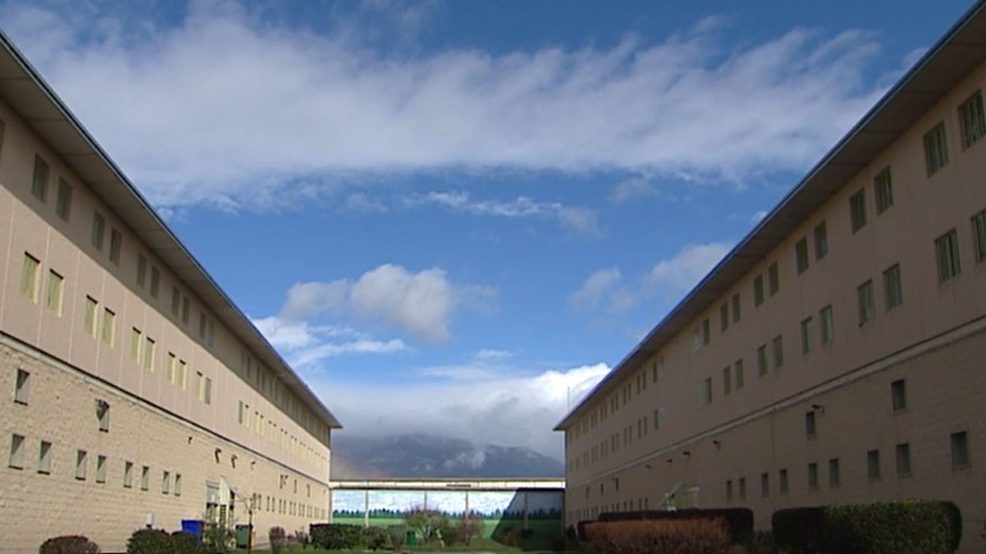 La segunda noche de Ábalos y Koldo en Soto del Real: cómo se organiza la vida en el centro penitenciario La segunda noche de Ábalos y Koldo en Soto del Real: cómo se organiza la vida en el centro penitenciario