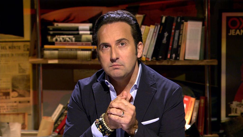 Iker Jiménez echa la vista atrás y recuerda la transición española: "Ninguno de ellos era tonto" Cuarto Milenio Temporada 21 Top Vídeos 720