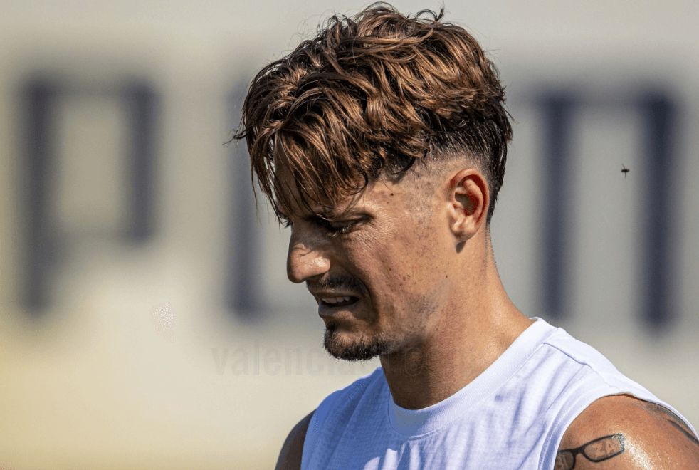 Sergi Canós trabaja al margen de sus compañeros