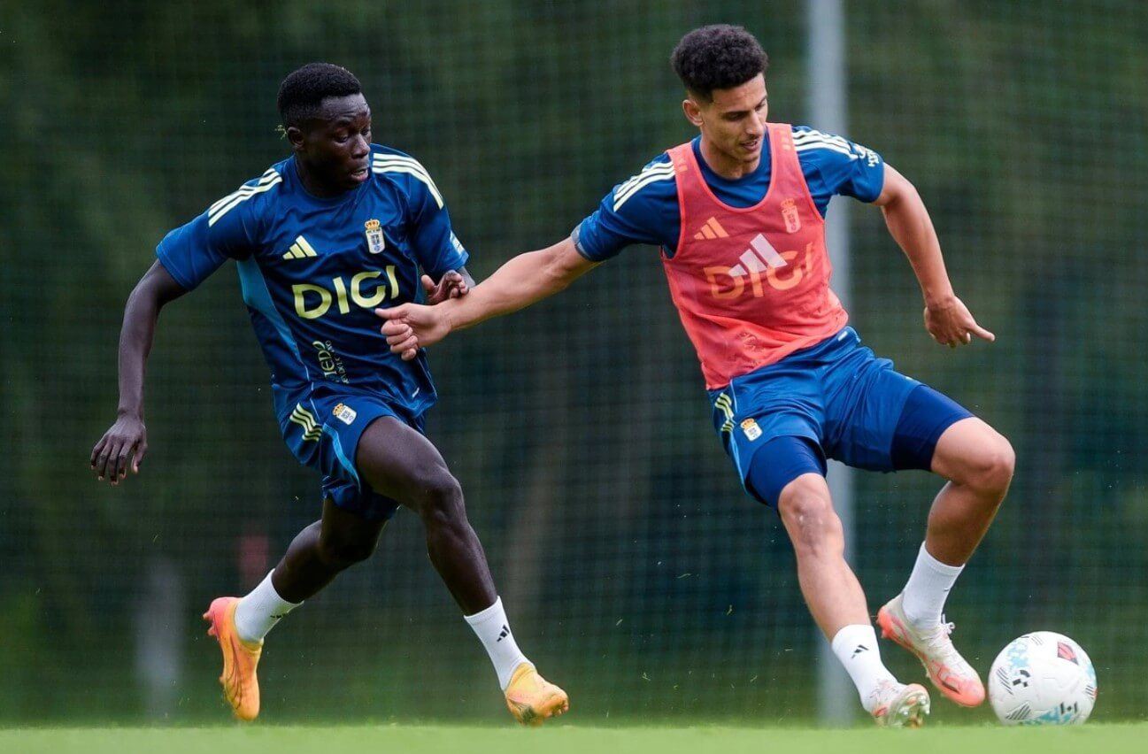 Ilyas Chaira controla el balón en un entrenamiento.