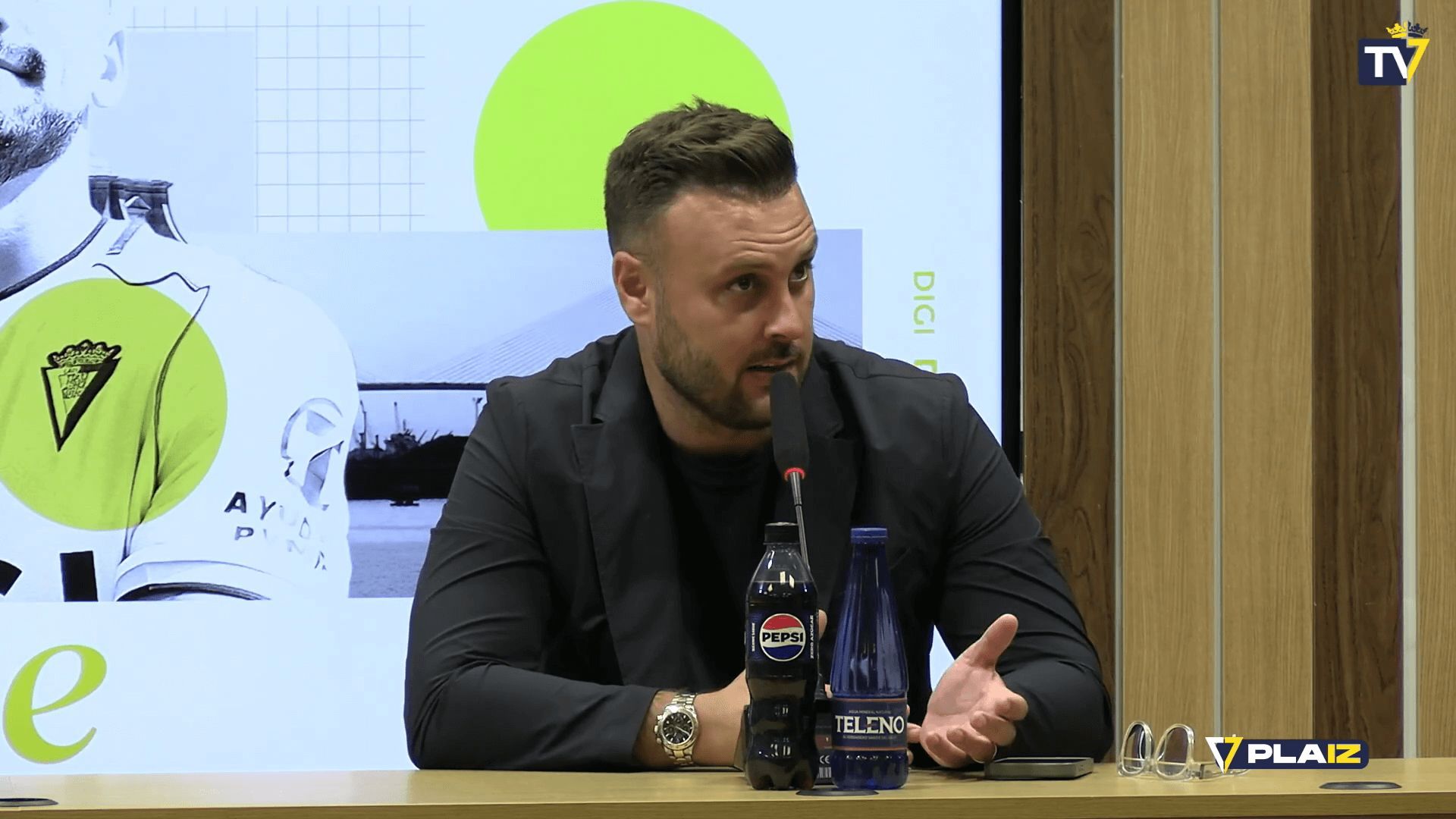 Juan Cala, en rueda de prensa con el Cádiz.