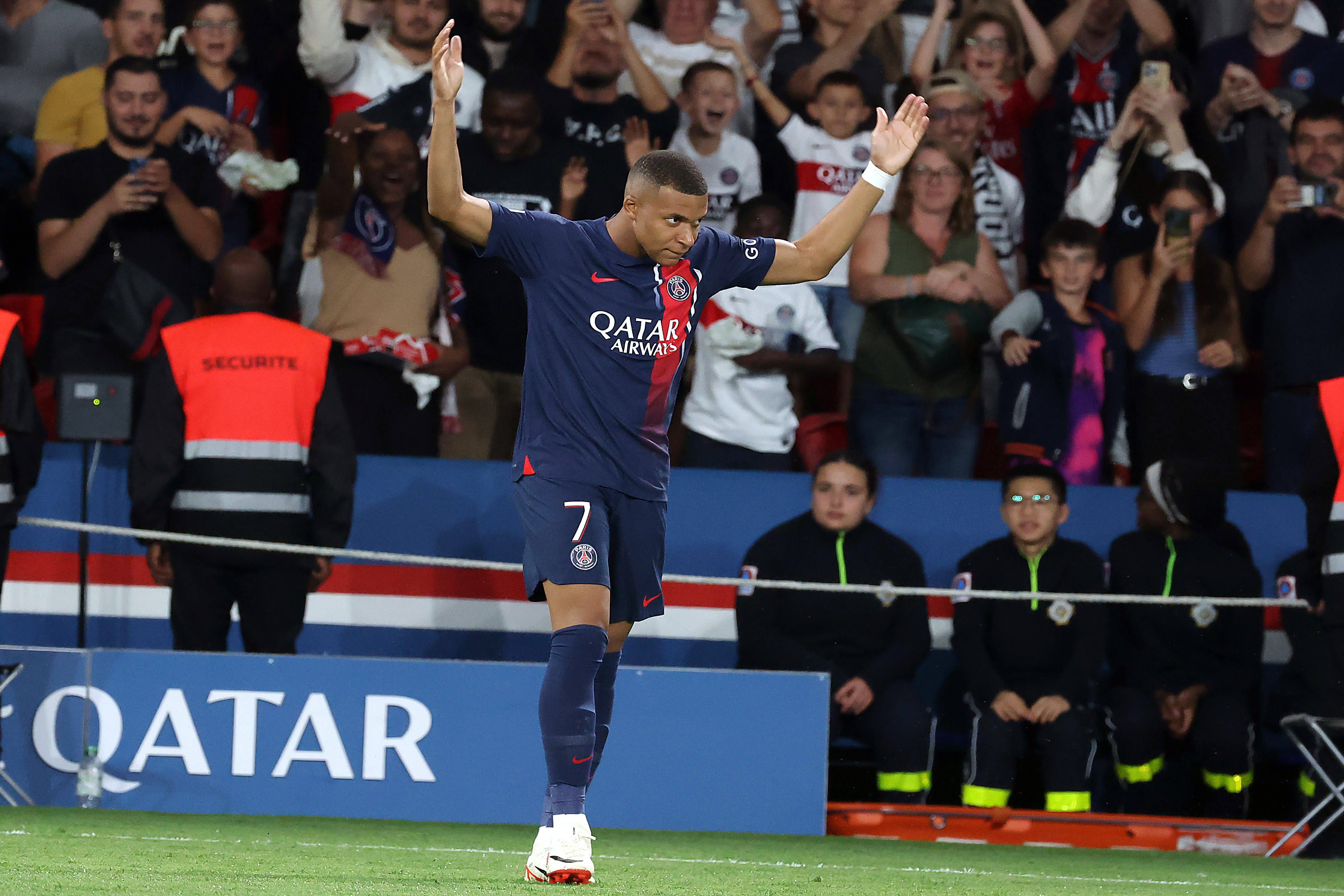 kylian_mbappe_celebrando_un_gol_ante_el_lens_foto_cordon_presss_.jpg
