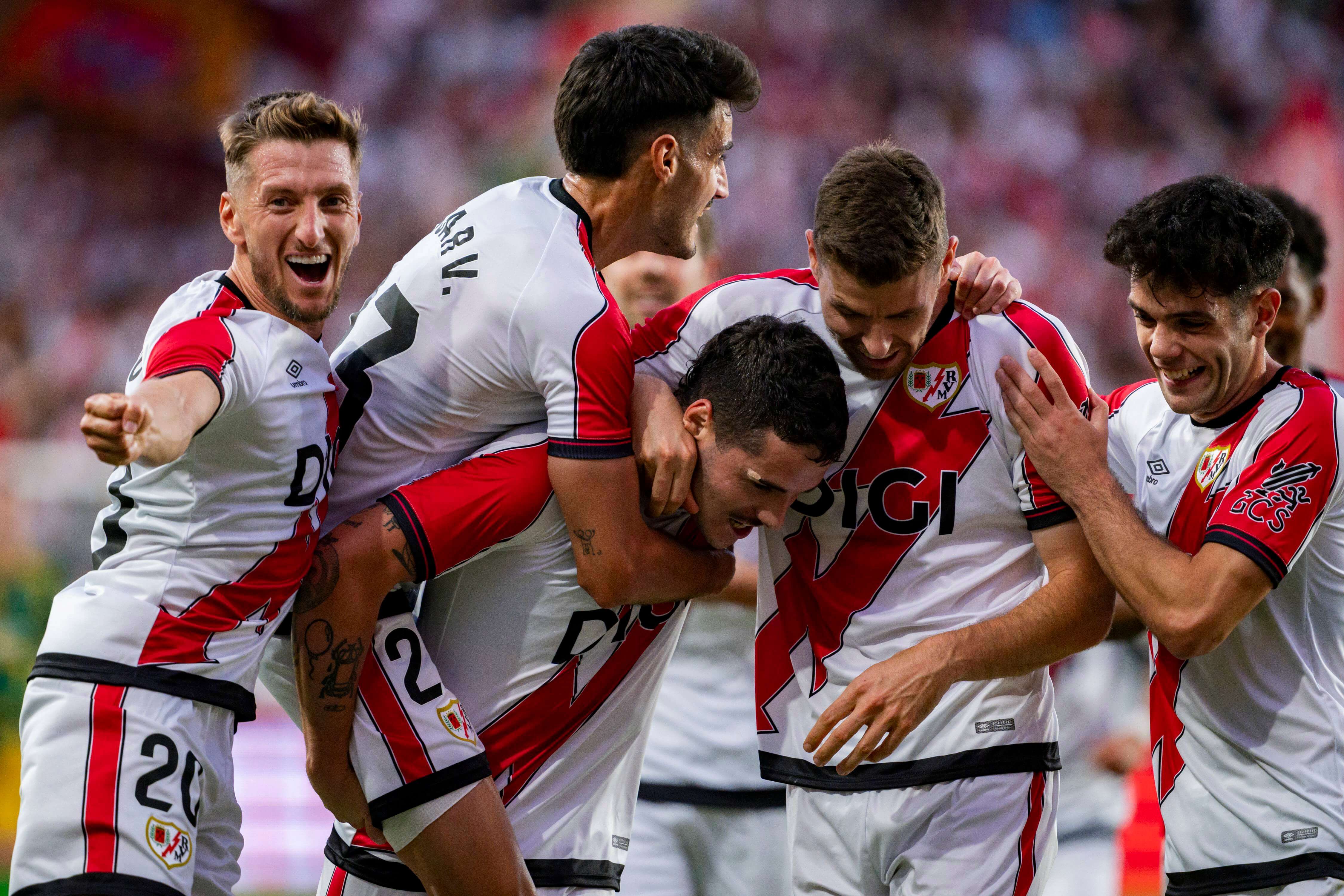  El Rayo Vallecano celebra un gol en Conference League (Cordon Press)