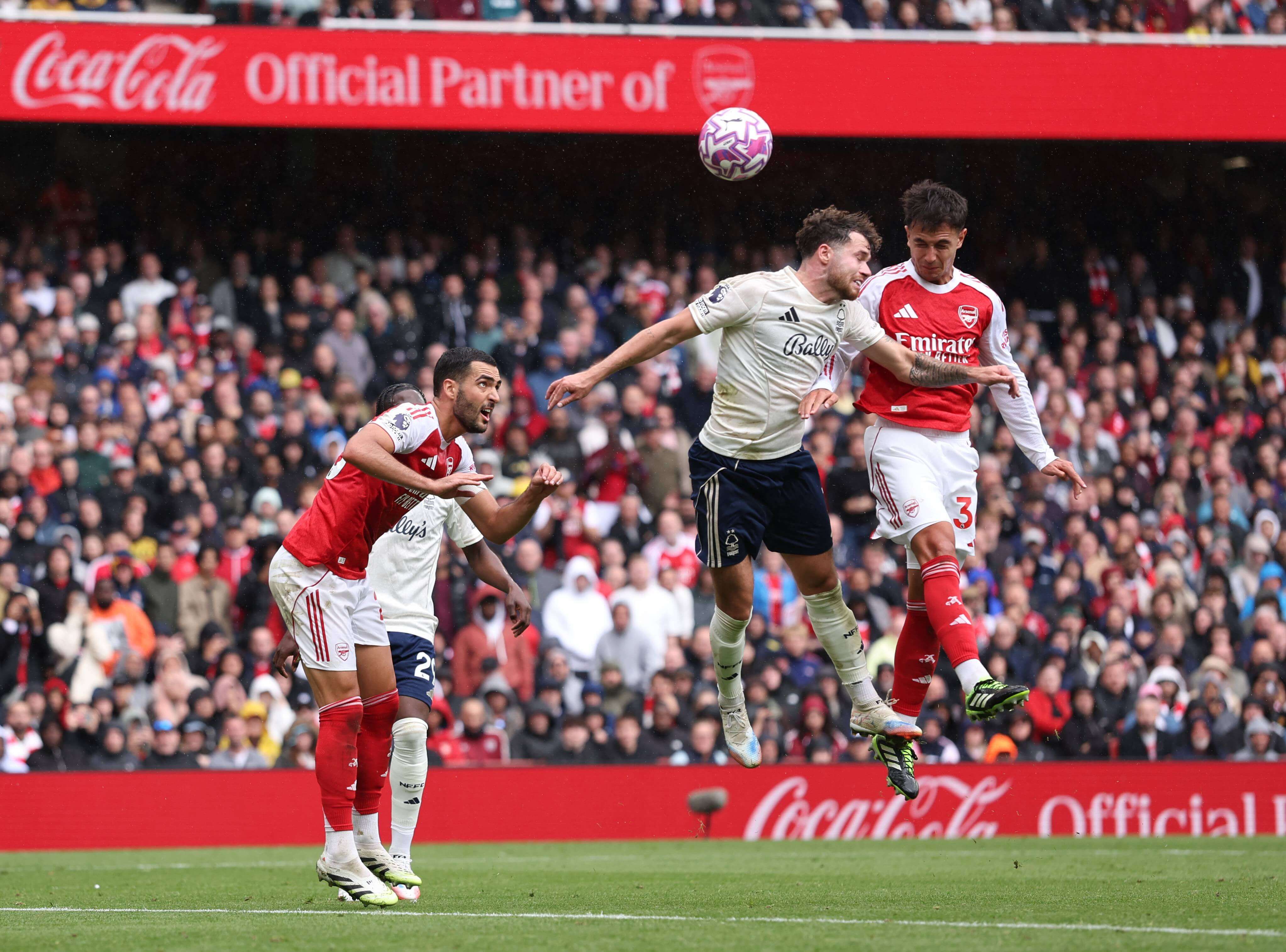 Mikel Merino y Martín Zubimendi, en las filas del Arsenal.