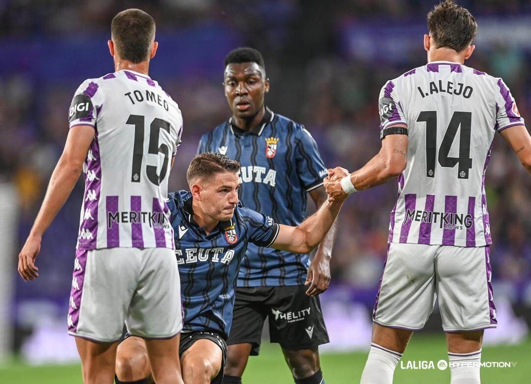 Manu Vallejo, en un partido del AD Ceuta (FOTO: LALIGA).
