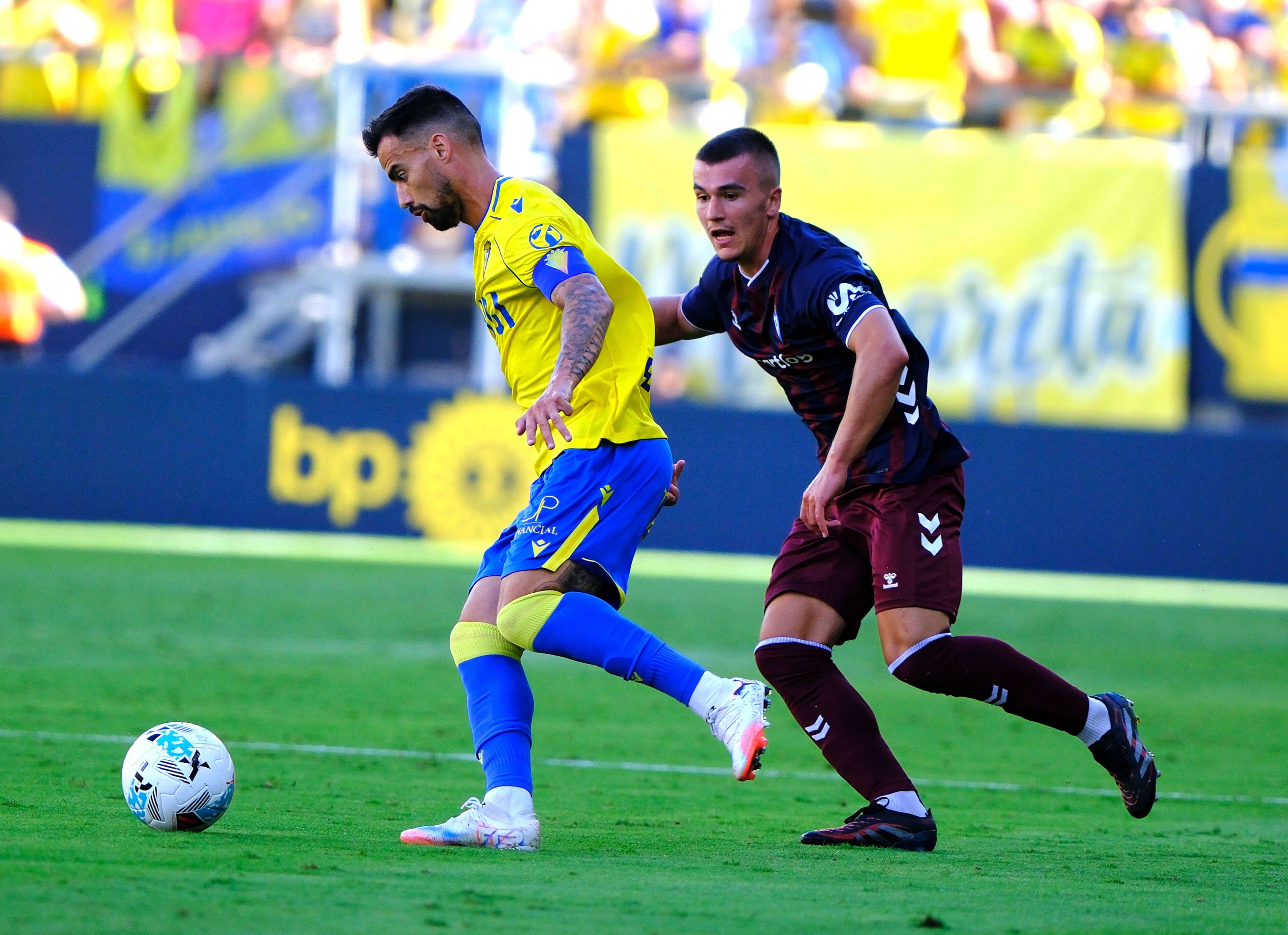  Suso Fernández ante el Éibar.