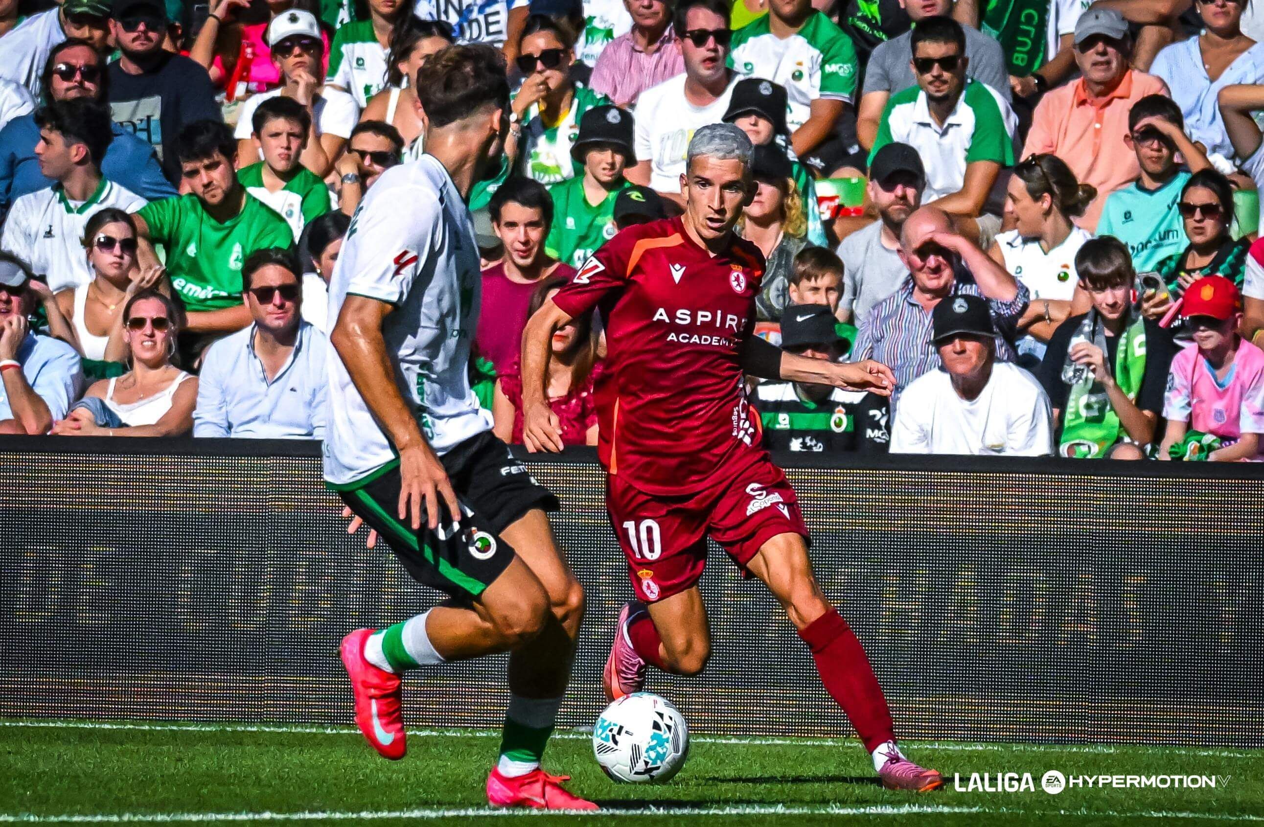  Luis Chacón ante el Racing en El Sardinero.