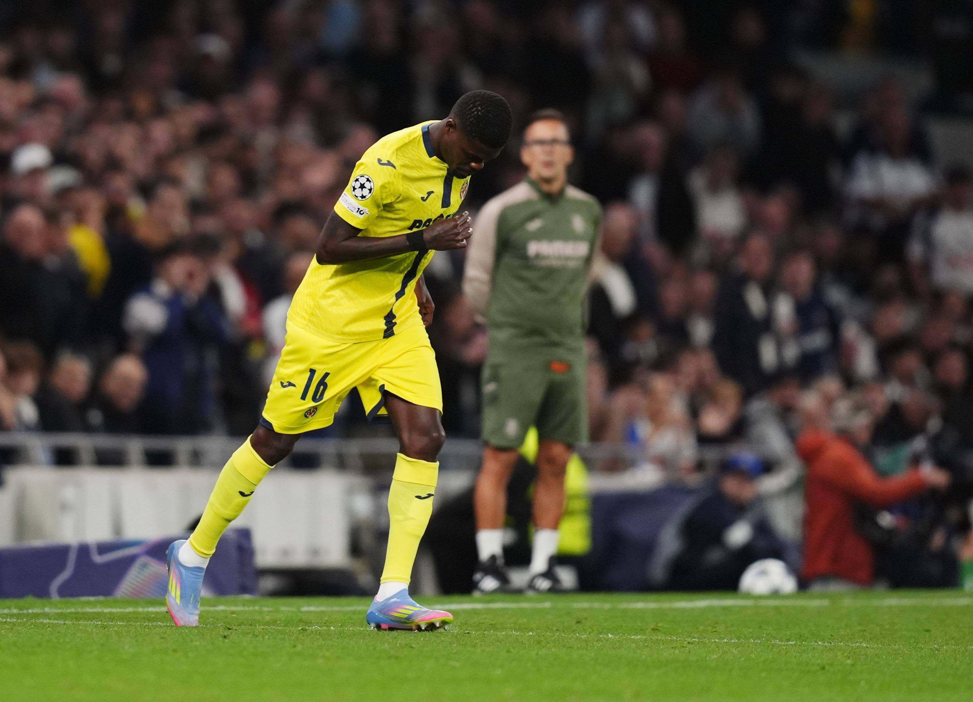 Thomas Partey salta al terreno de juego en el Tottenham-Villarreal (FOTO: Cordón Press).