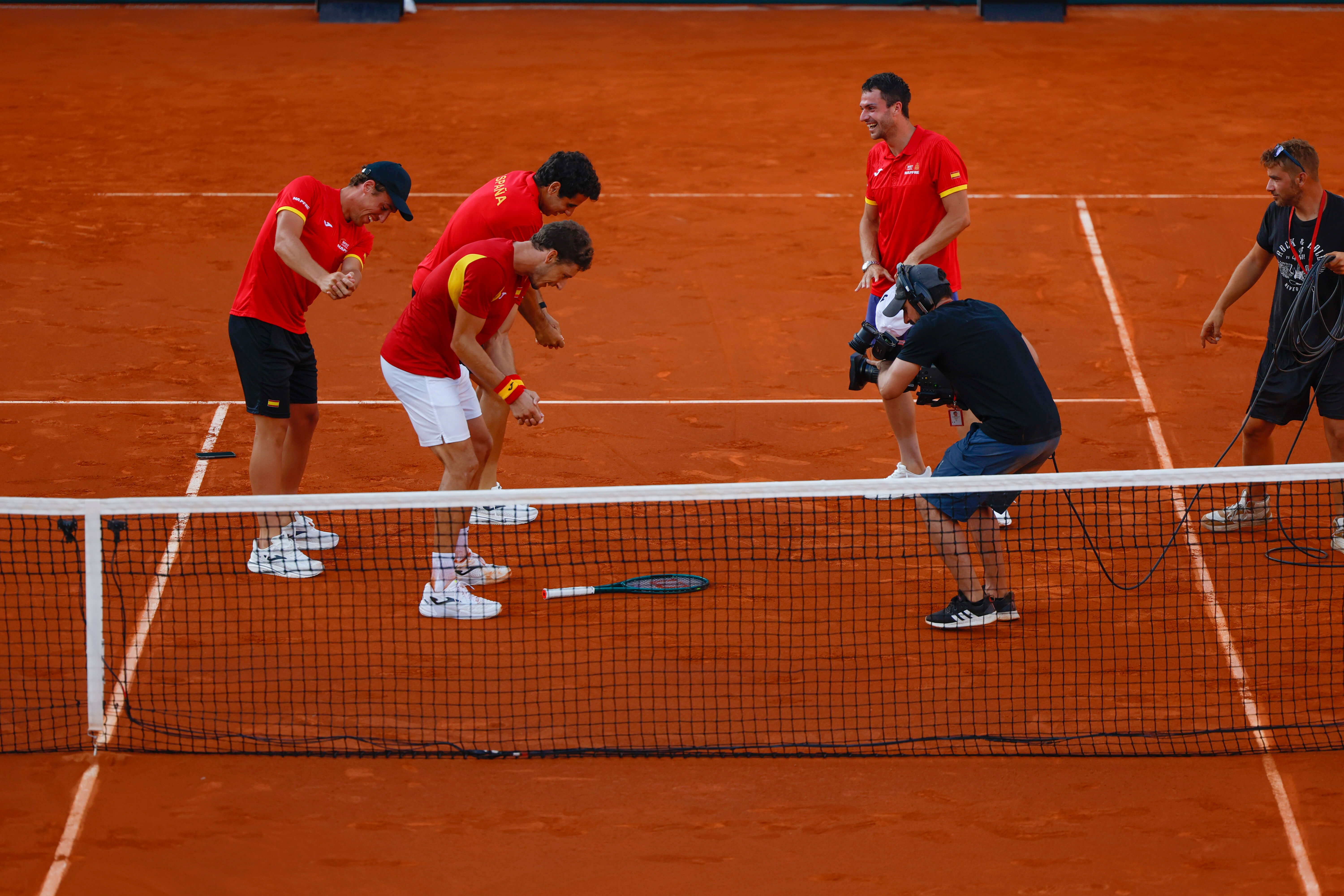  Los jugadores de España celebran la victoria ante Dinamarca en la Copa Davis.