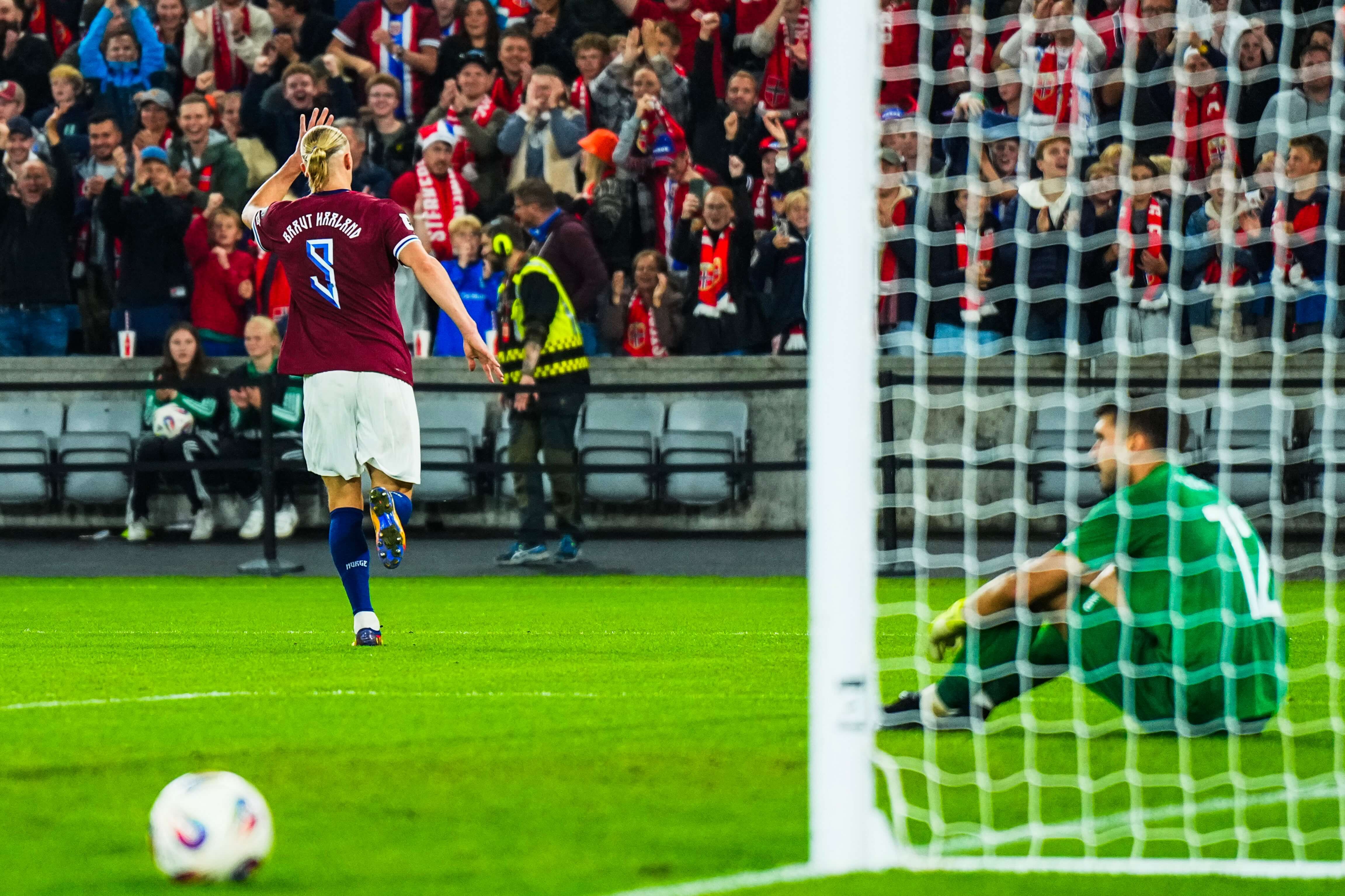  Erling Haaland, tras sus cinco goles ante Moldavia.