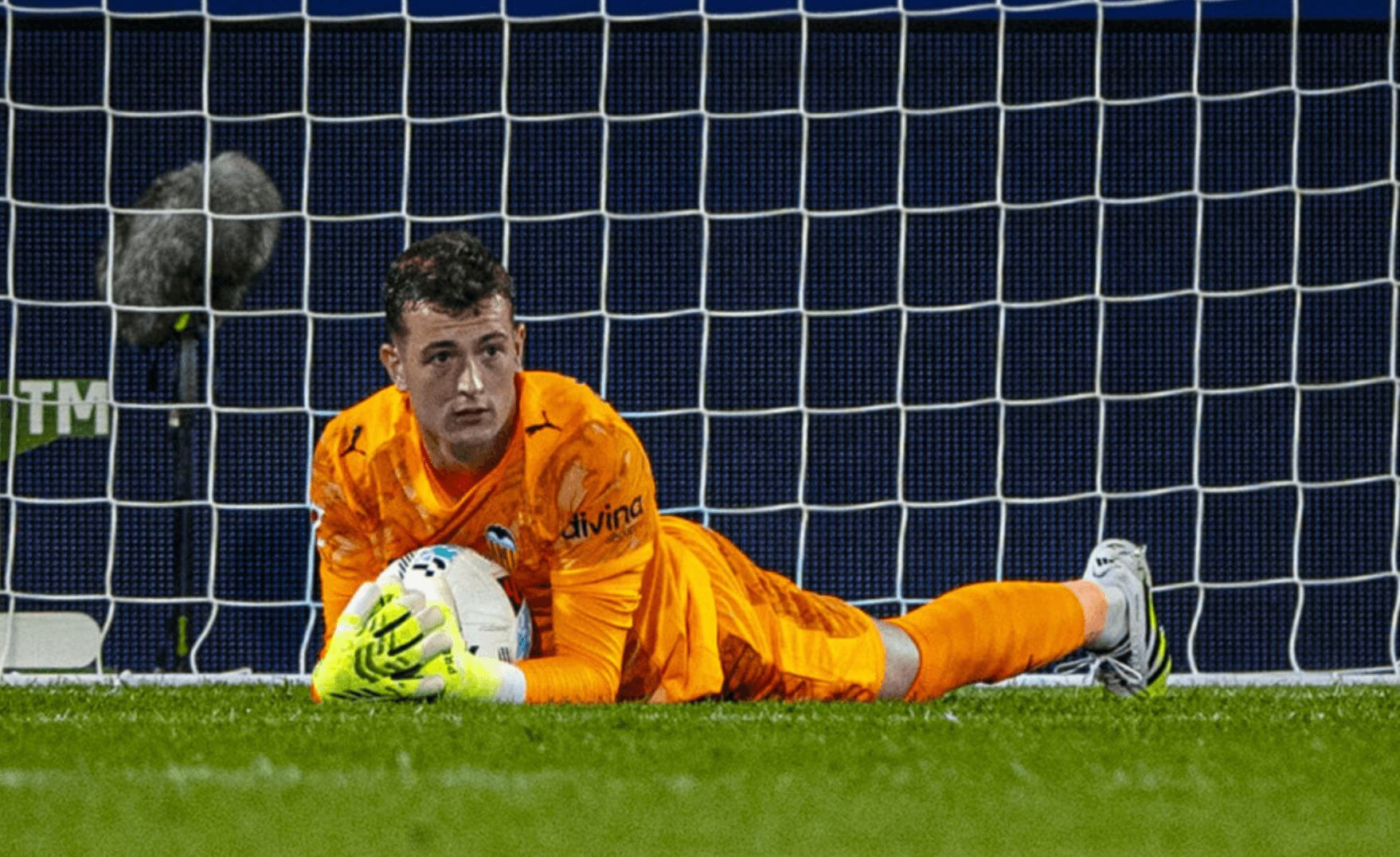 Julen Agirrezabala cuenta con el apoyo de Iago Herrerín