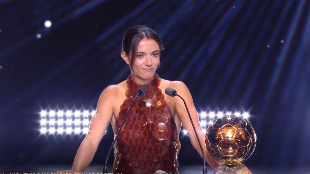 Aitana Bonamtí tras recibir el Balón de Oro (Movistar)
