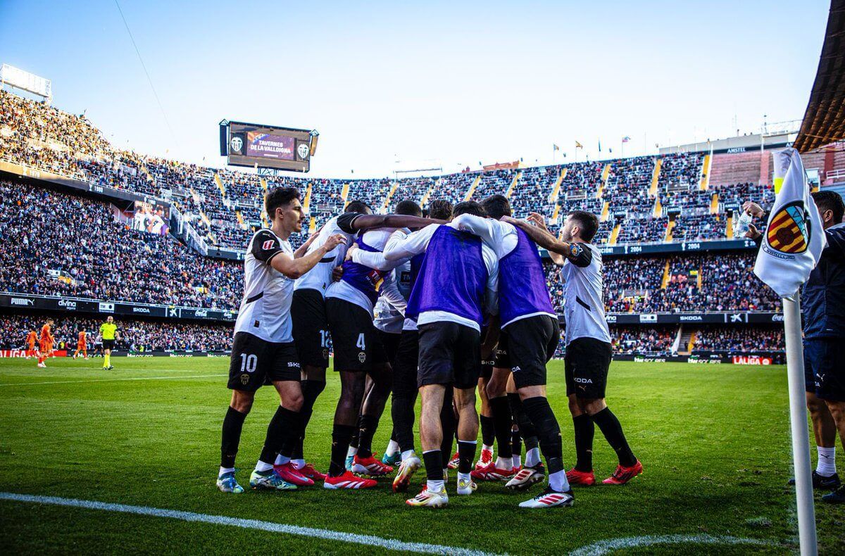 Alegría de gol en Mestalla ante el Leganés