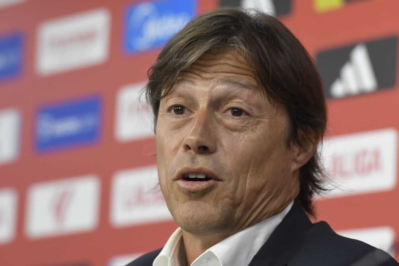  Almeyda, en su presentación con el Sevilla.