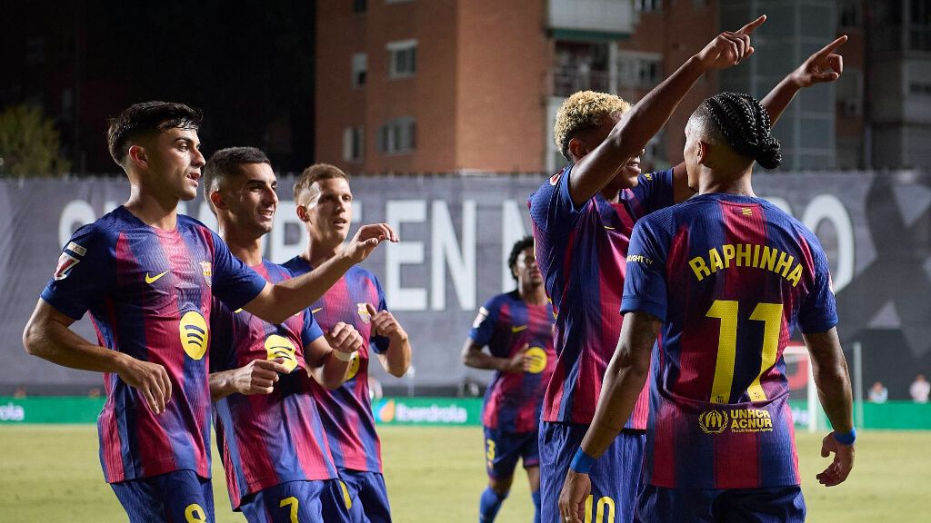  Los jugadores del Barcelona celebrando un gol contra el Rayo Vallecano (Fuente: Cordon Press)