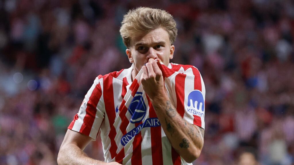 Pablo Barrios celebrando su gol contra el Villarreal (Fuente: EFE)