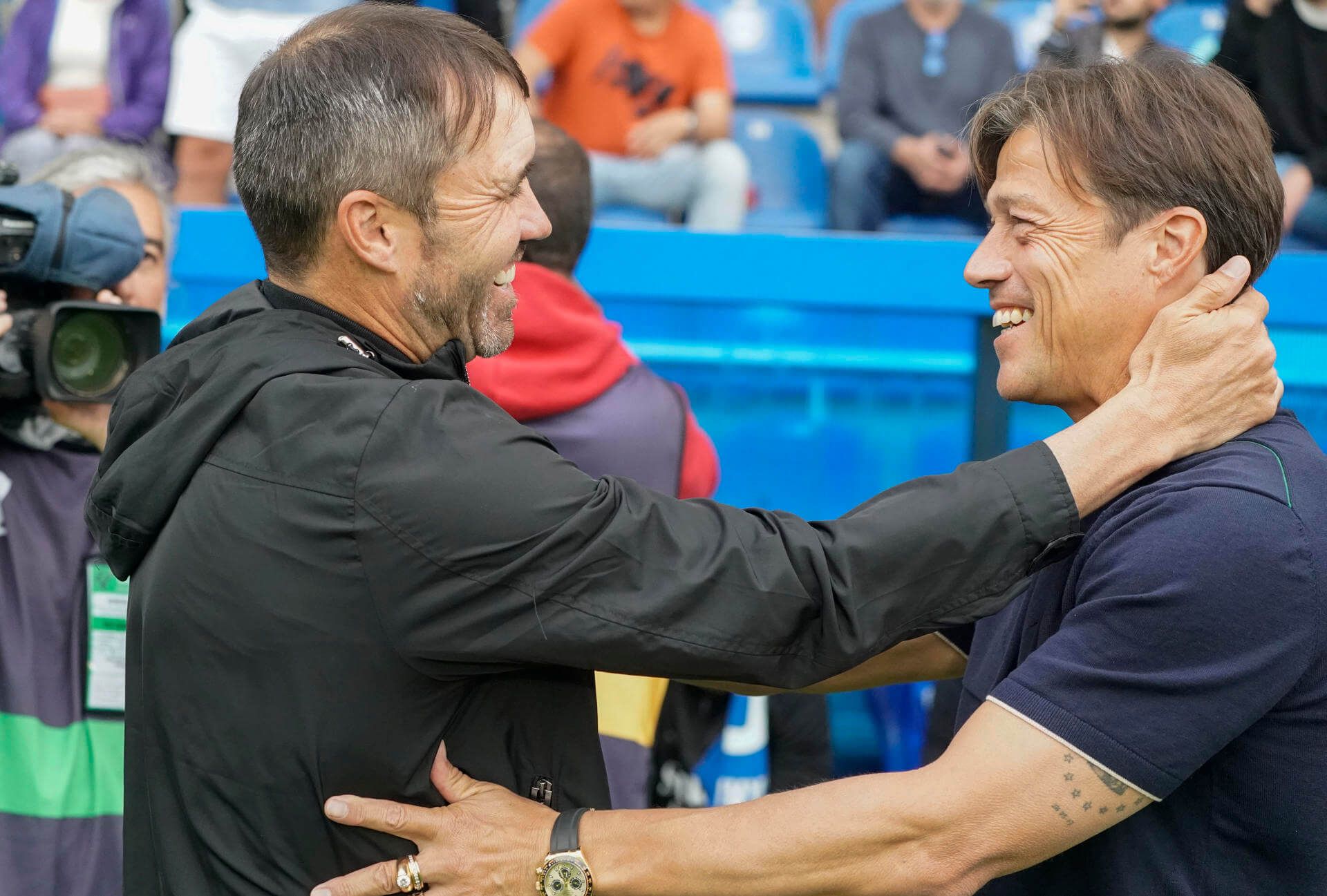  Matías Almeyda, saludando a Coudet.