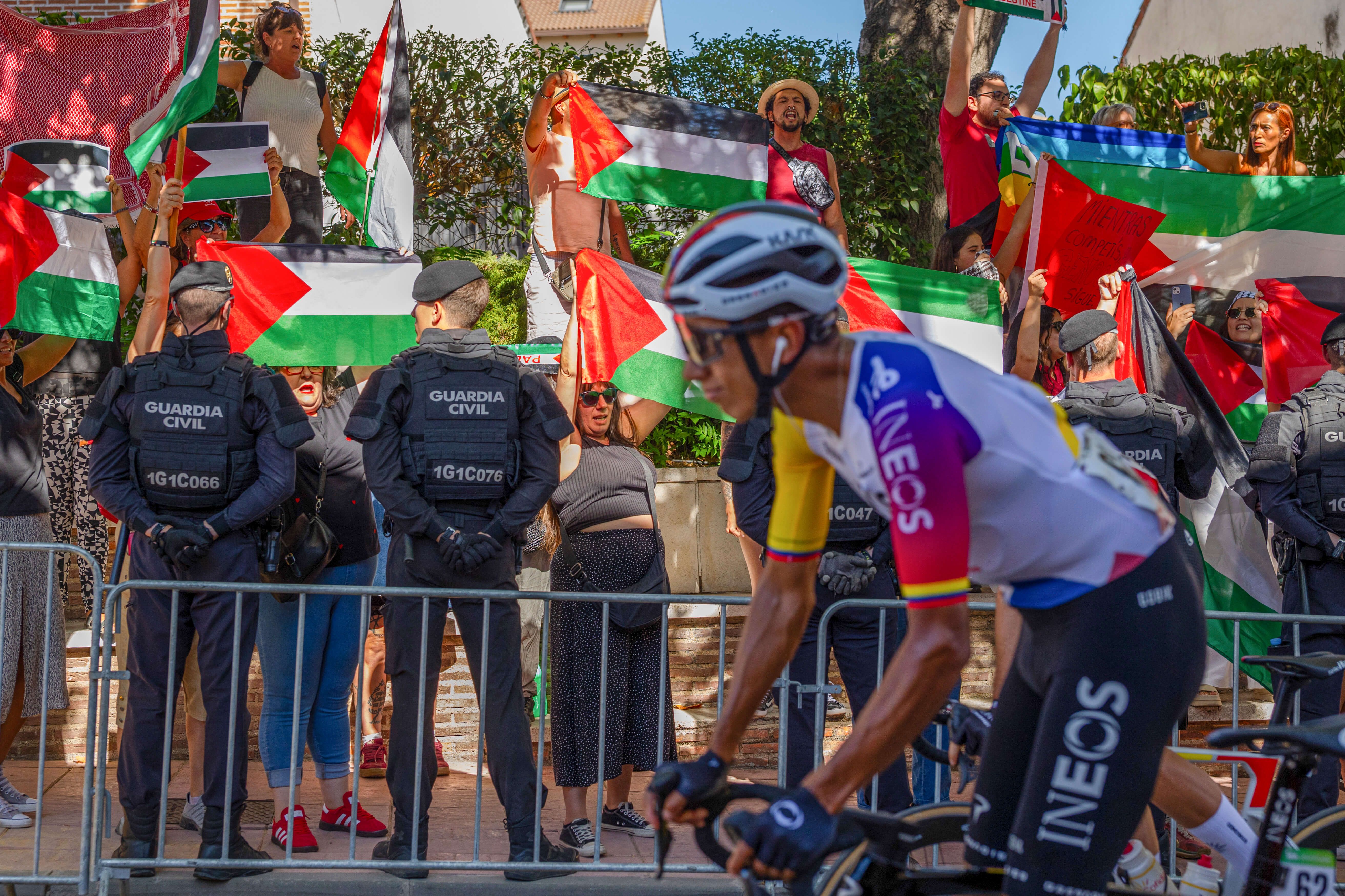  Manifestantes durante la última etapa de La Vuelta.