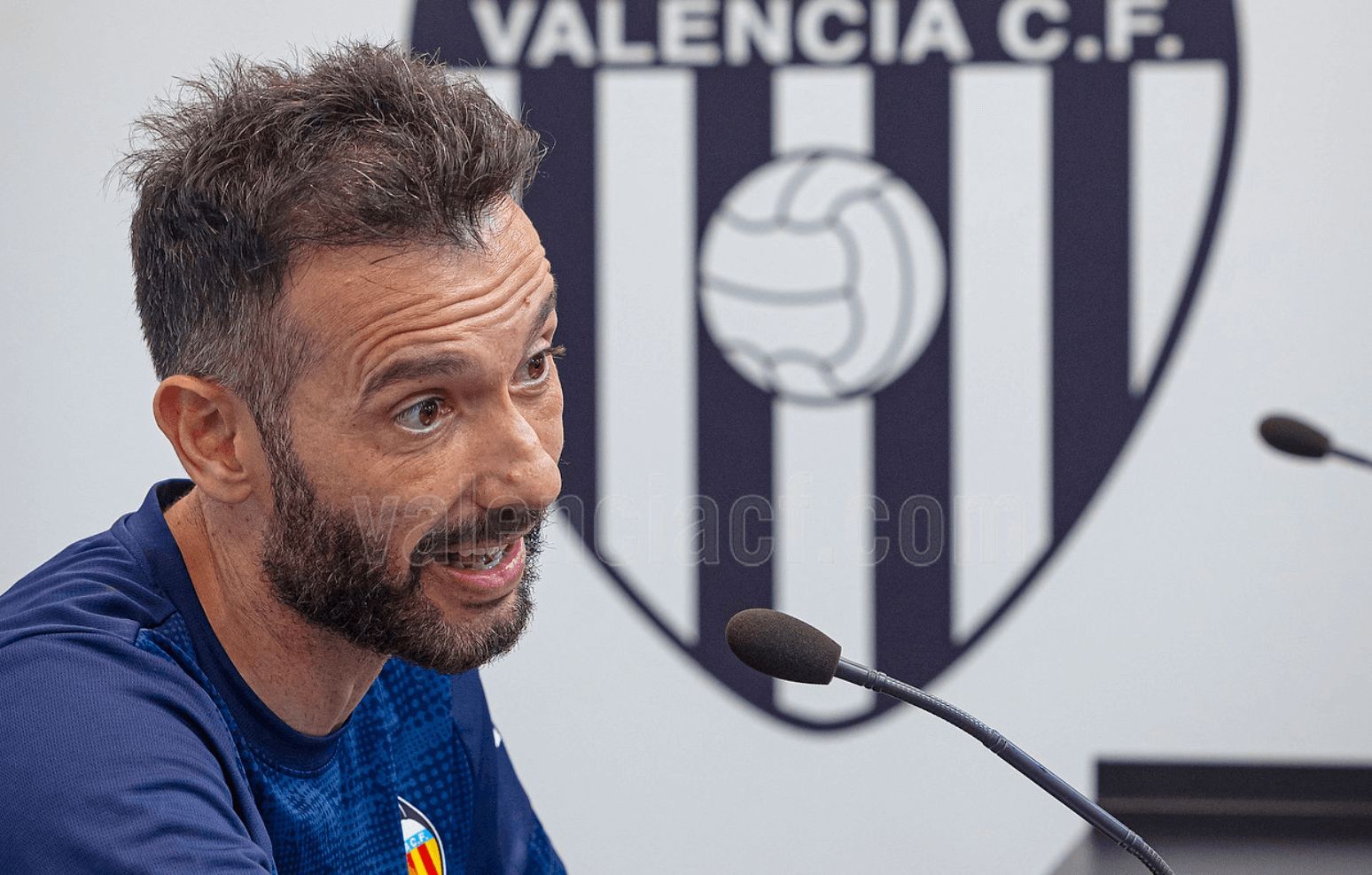  Carlos Corberán en sala de prensa