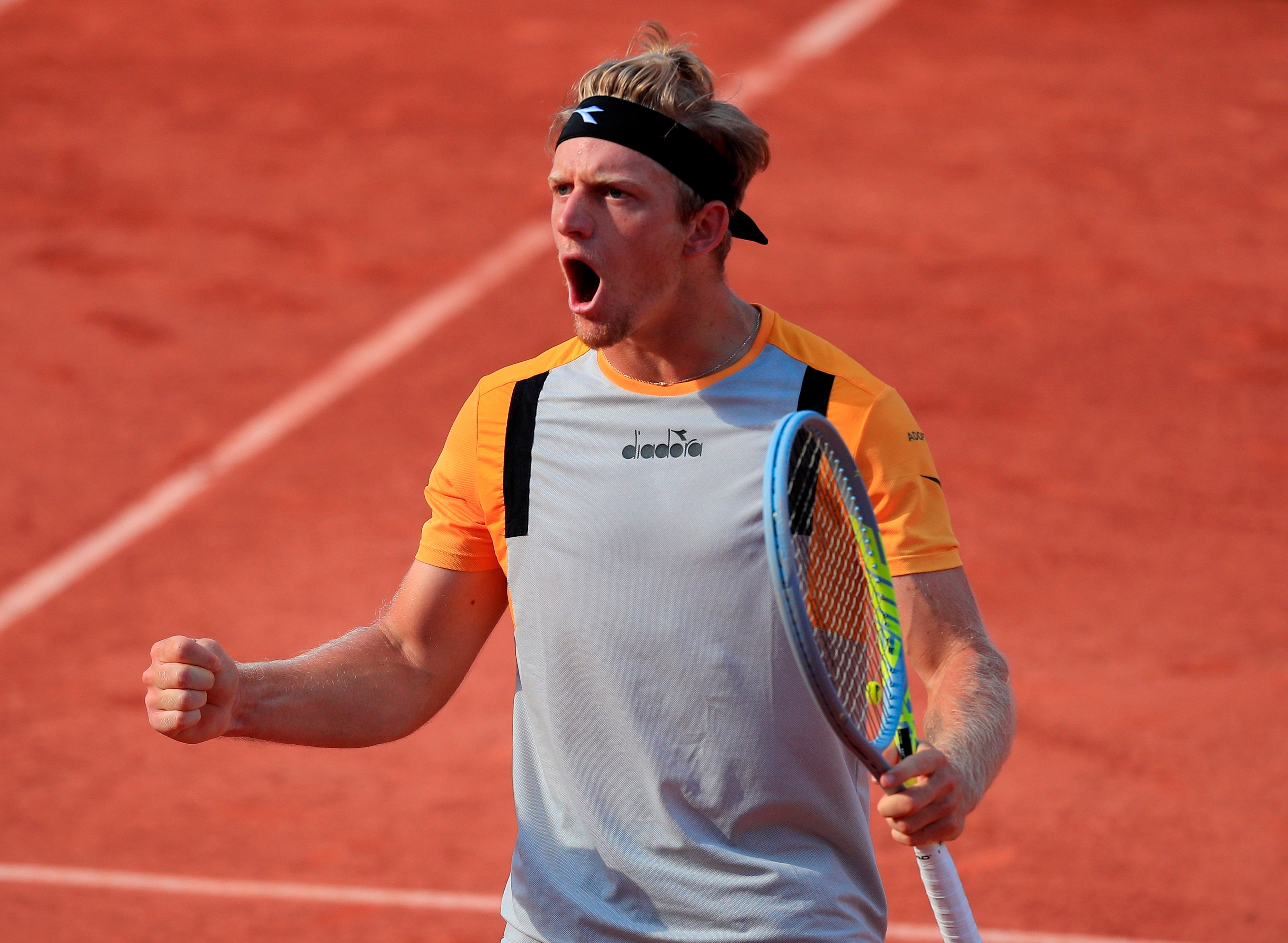 Davidovich celebra su pase a cuartos de Roland Garros.