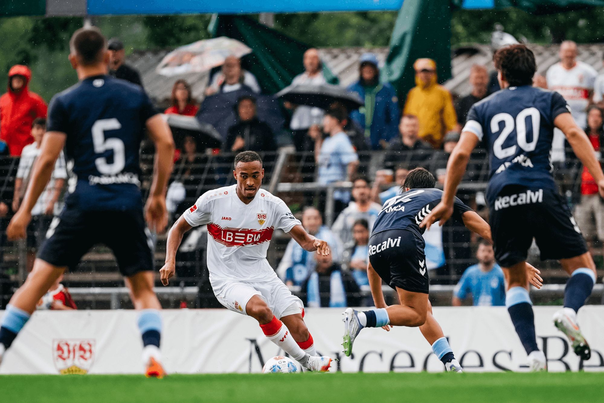  Leweling antes de marcar gol al Celta.