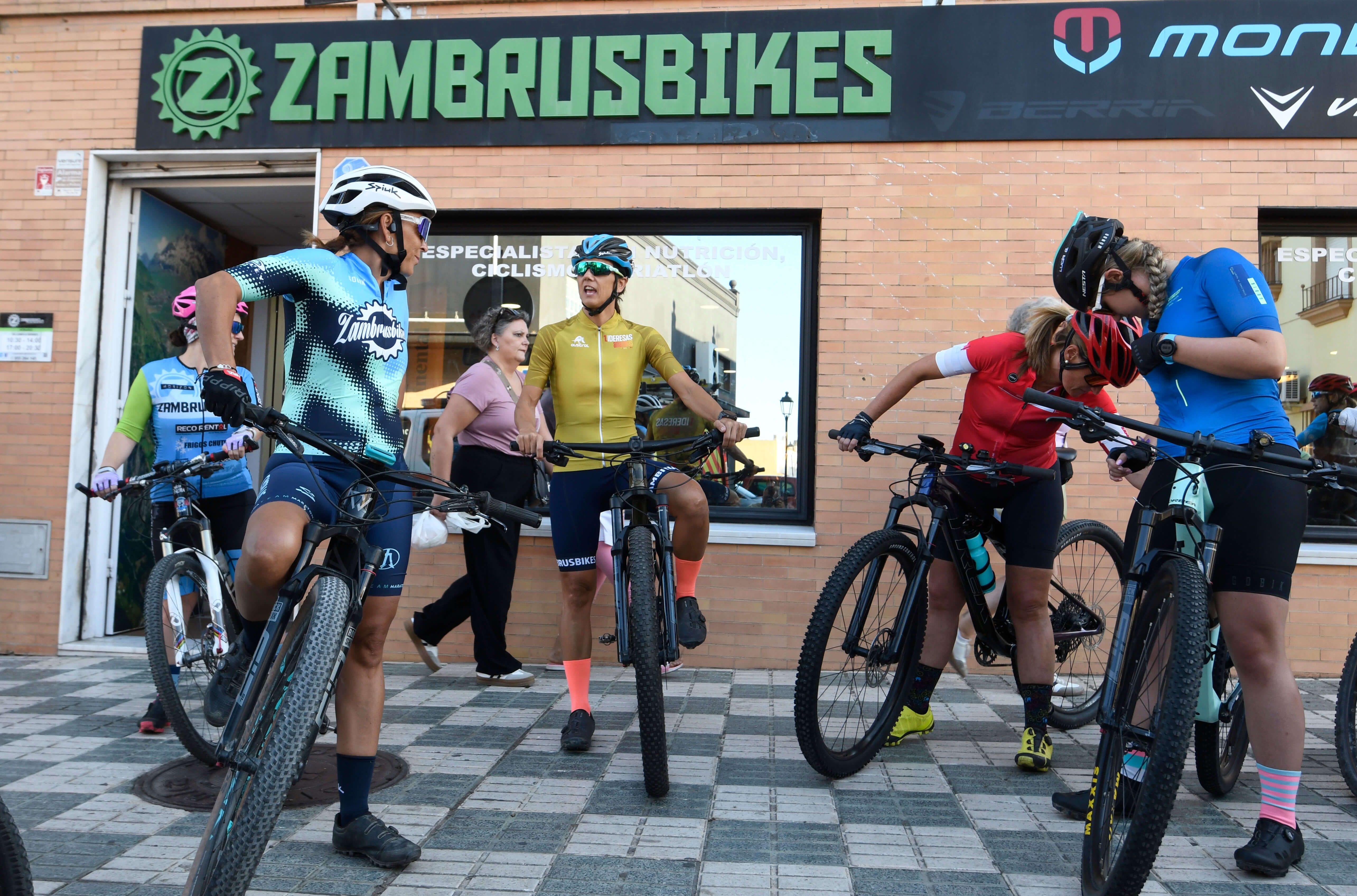 Momento de la Quedada Lideresas Amazonas en Bormujos, Sevilla.