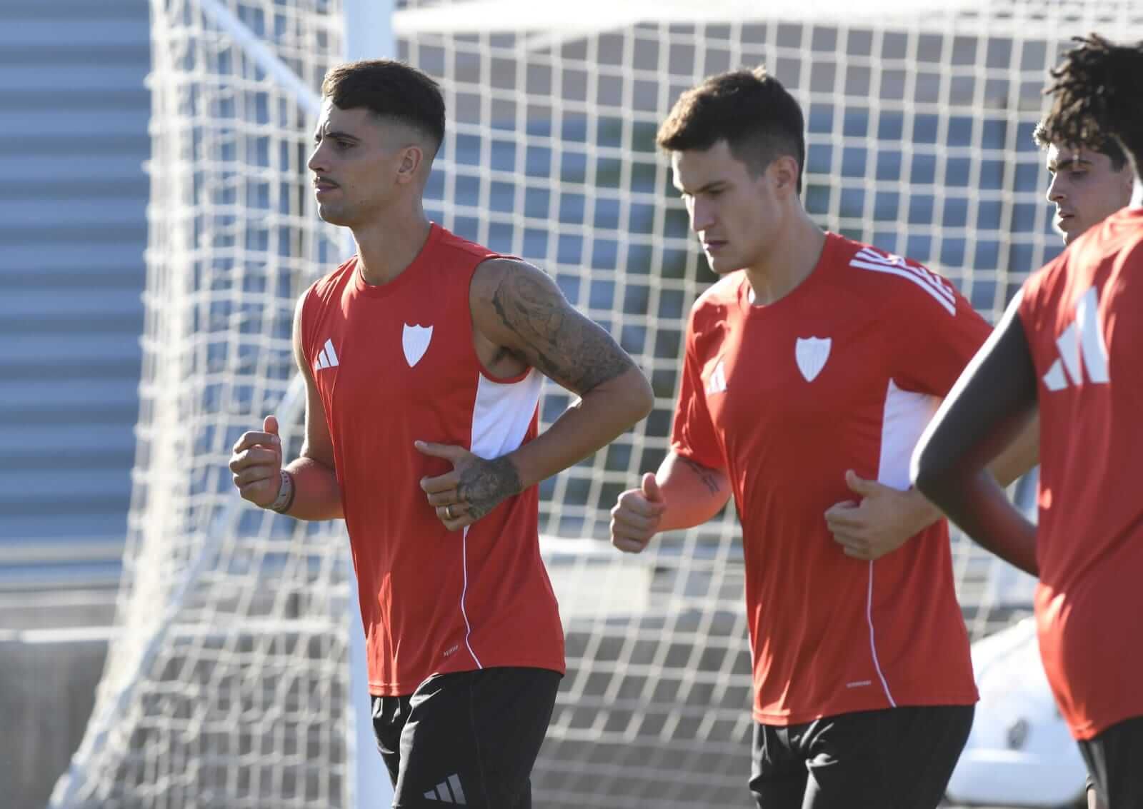  Fabio Cardoso y Andrés Castrín, entrenando con el Sevilla.