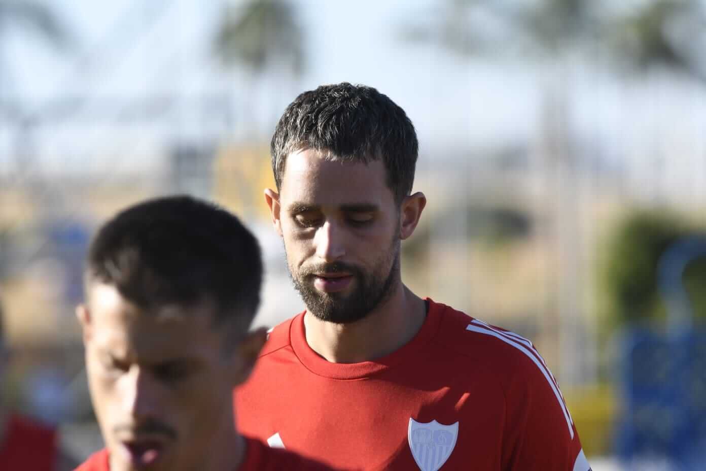  Adnan Januzaj, entrenando con el Sevilla.