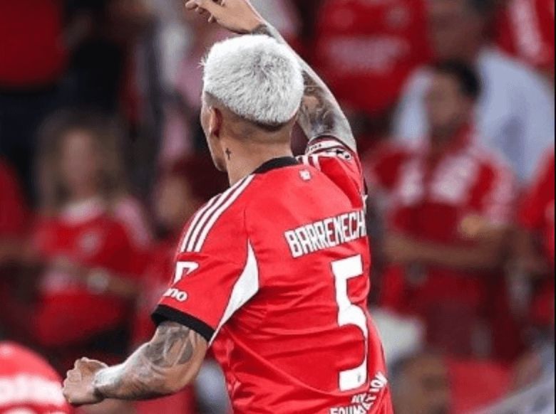  Enzo Barrenechea marca su primer gol en Champions