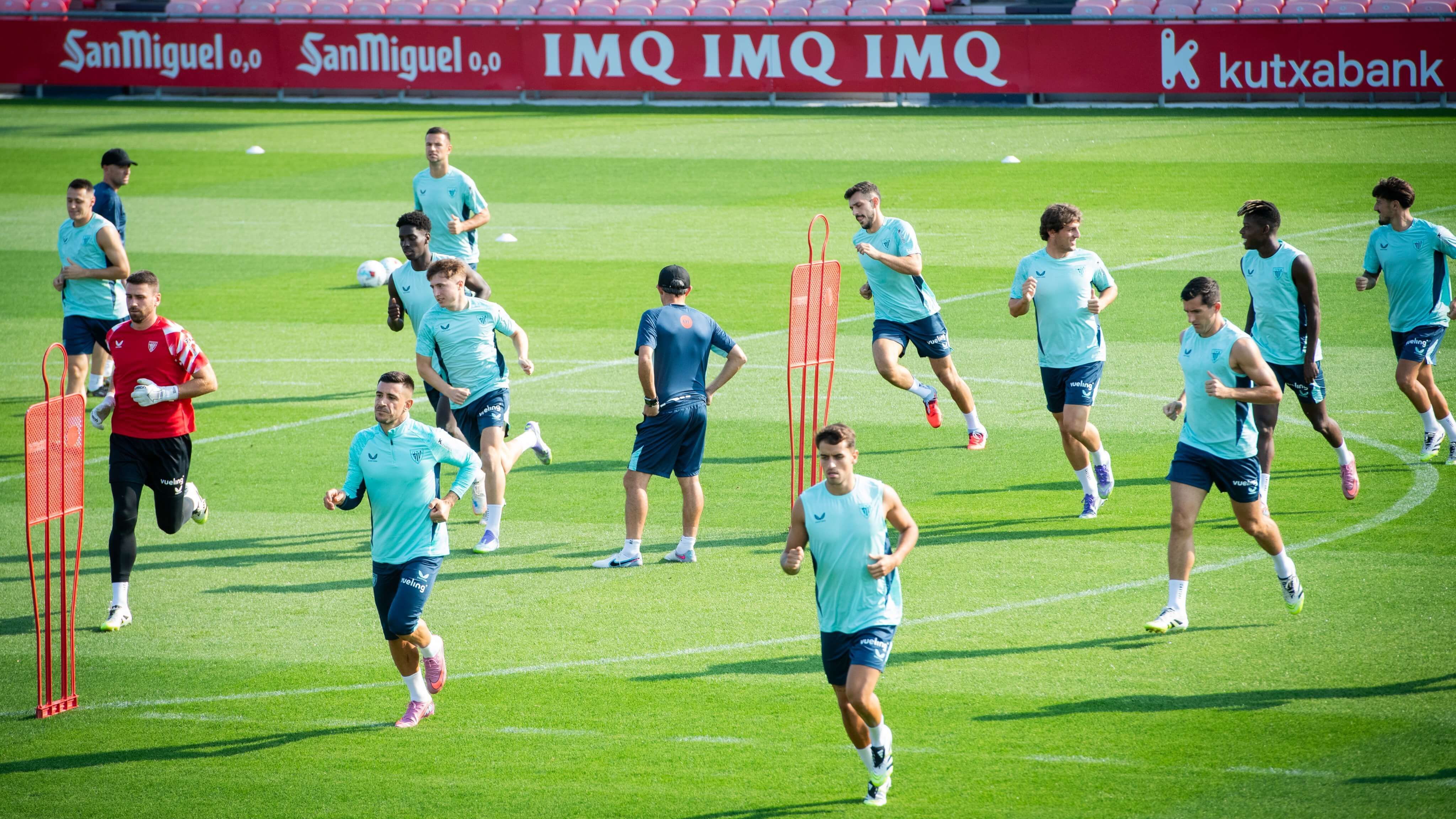 El equipo de Ernesto Valverde se entrena con energía en Lezama.