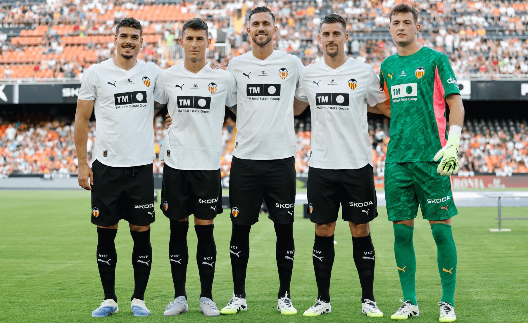 Parte de los fichajes del Valencia CF en la temporada 2025/26